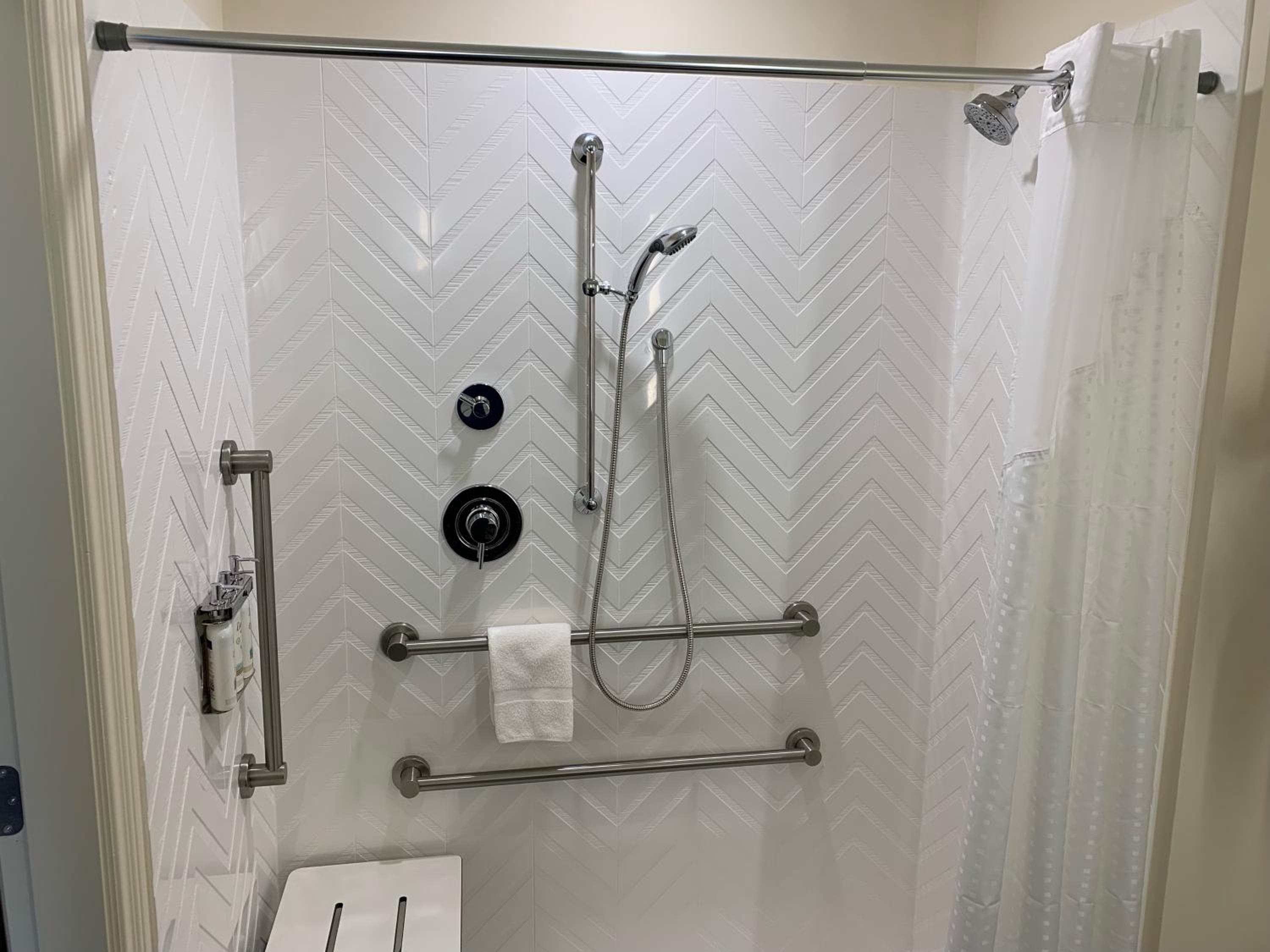 Holiday Inn Victoria - Elk Lake by IHG
