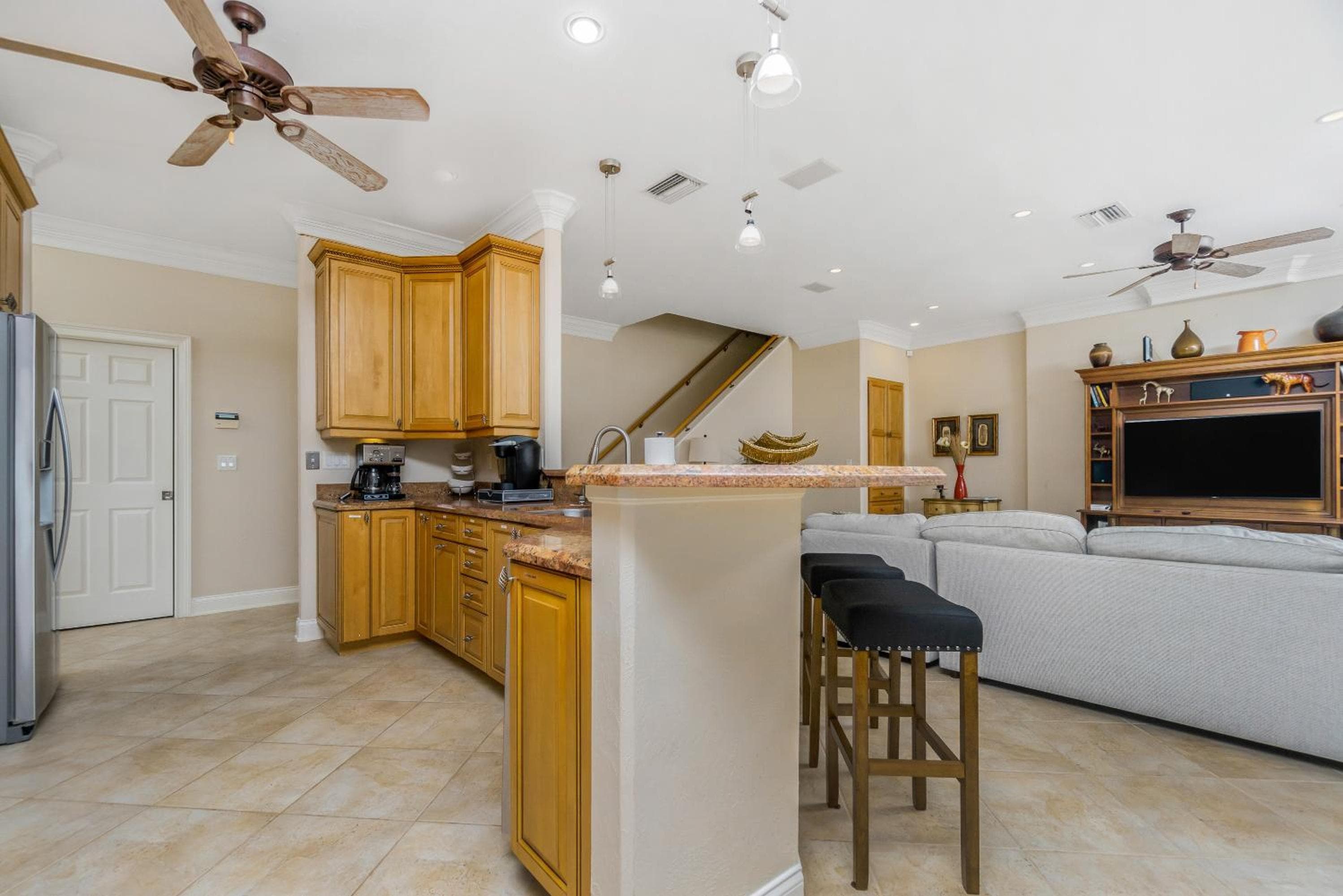 Villa Hibiscus-Waterfront-Free Heated Pool-Dock-Bikes-Other Amenities