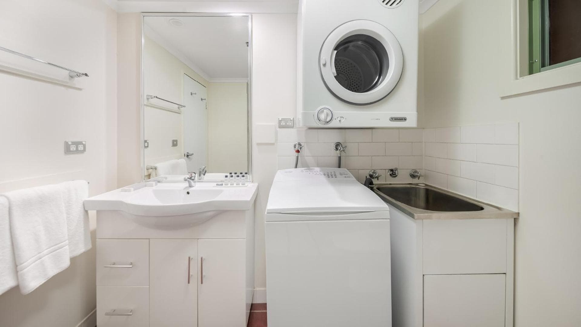 Oaks Sydney Goldsbrough Suites
