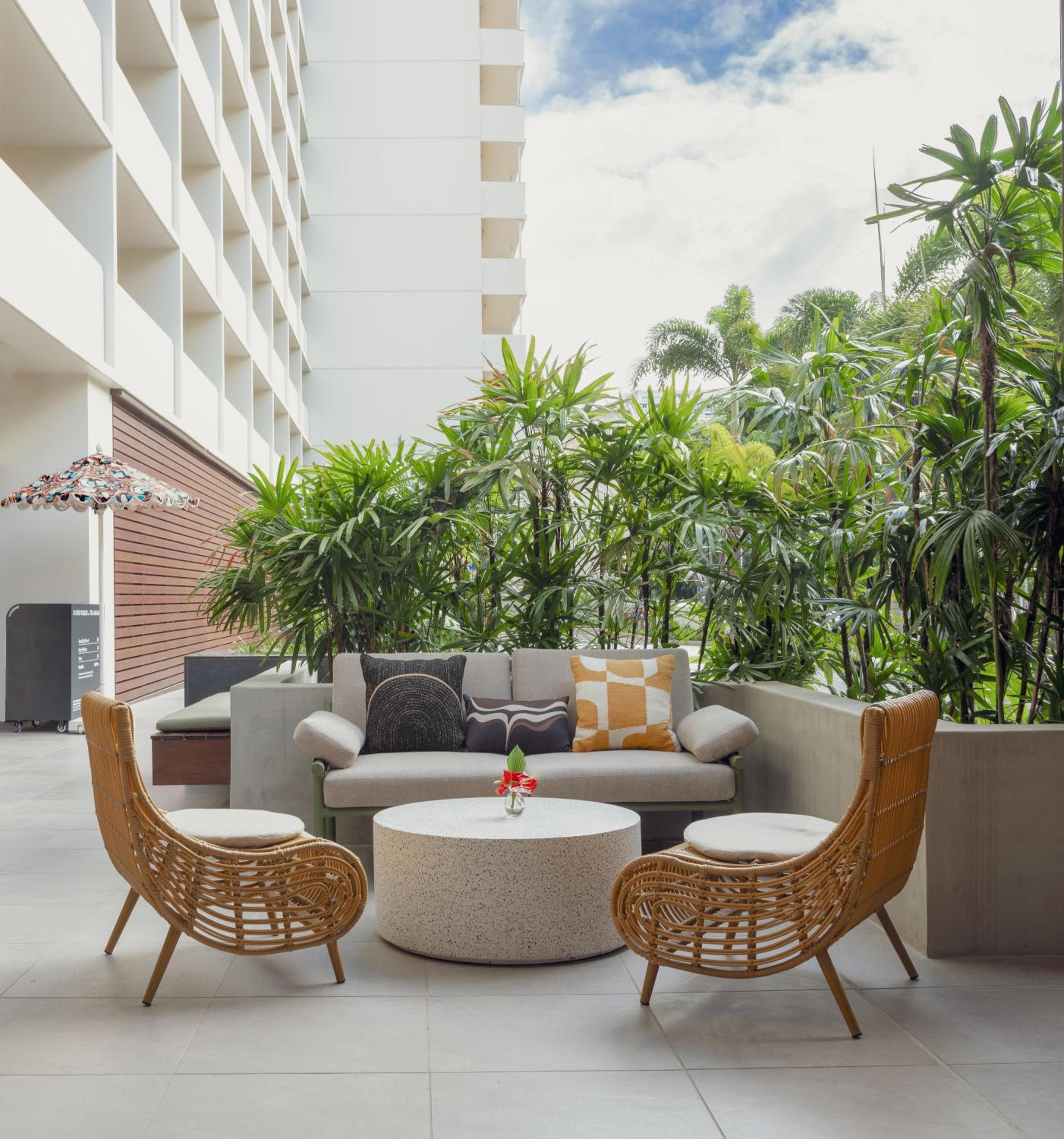 The Ambassador Hotel of Waikiki, Tapestry Collection by Hilton
