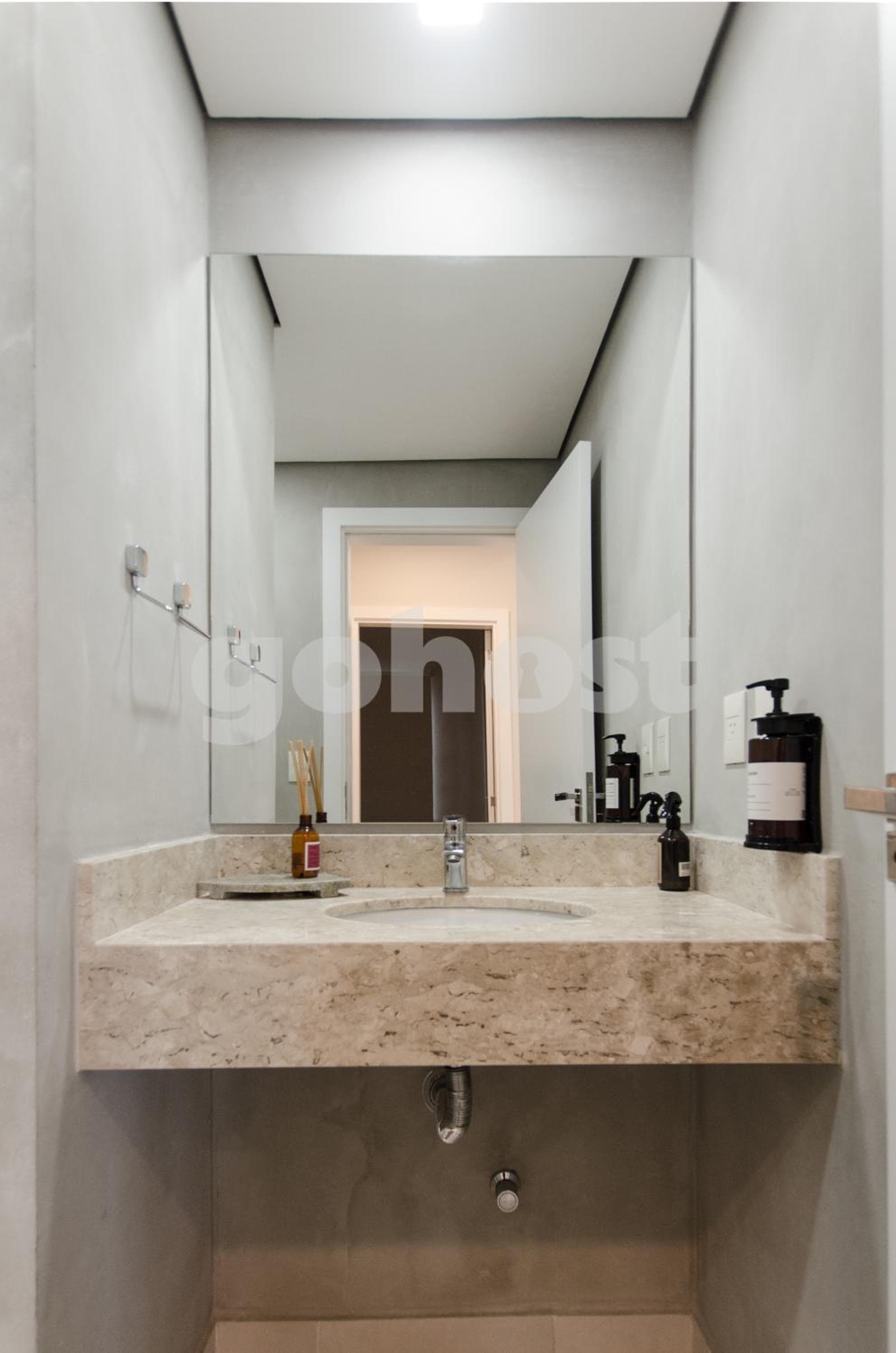 Newly built apartment in Las Lomas neighborhood