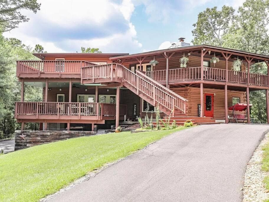 Cabin Retreat on 5 Acres