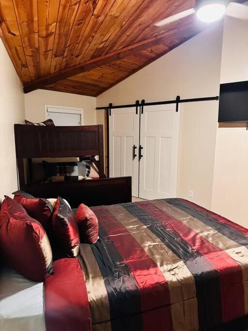 Cabin Retreat on 5 Acres