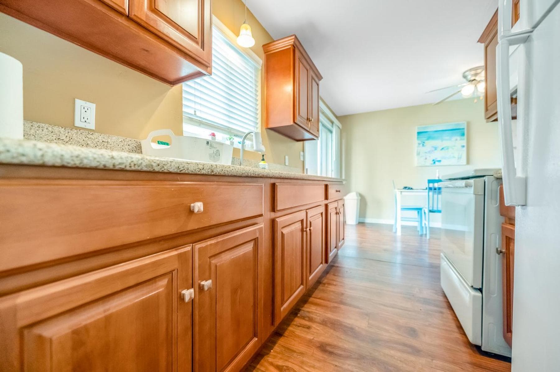 Longer Stays for Travelers- Apt Blocks from Hospital, Downtown