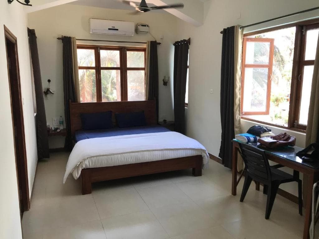 Coastal Suites Apart Hotel ---- 10 minutes walk to beach