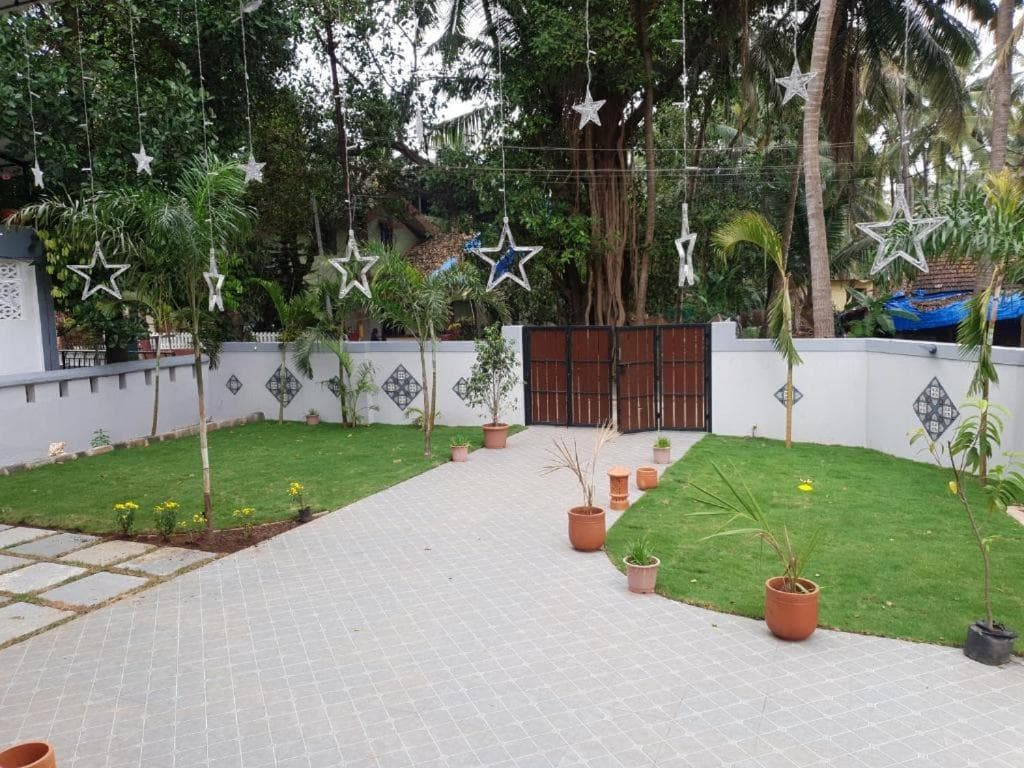 Coastal Suites Apart Hotel ---- 10 minutes walk to beach