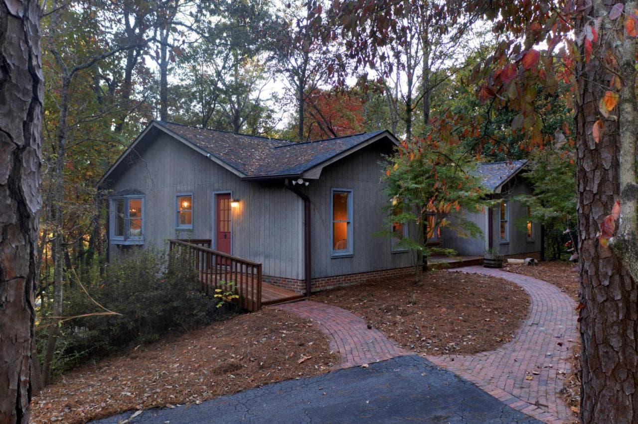 Lakehouse - 10min Clemson, Game Room, Private Dock