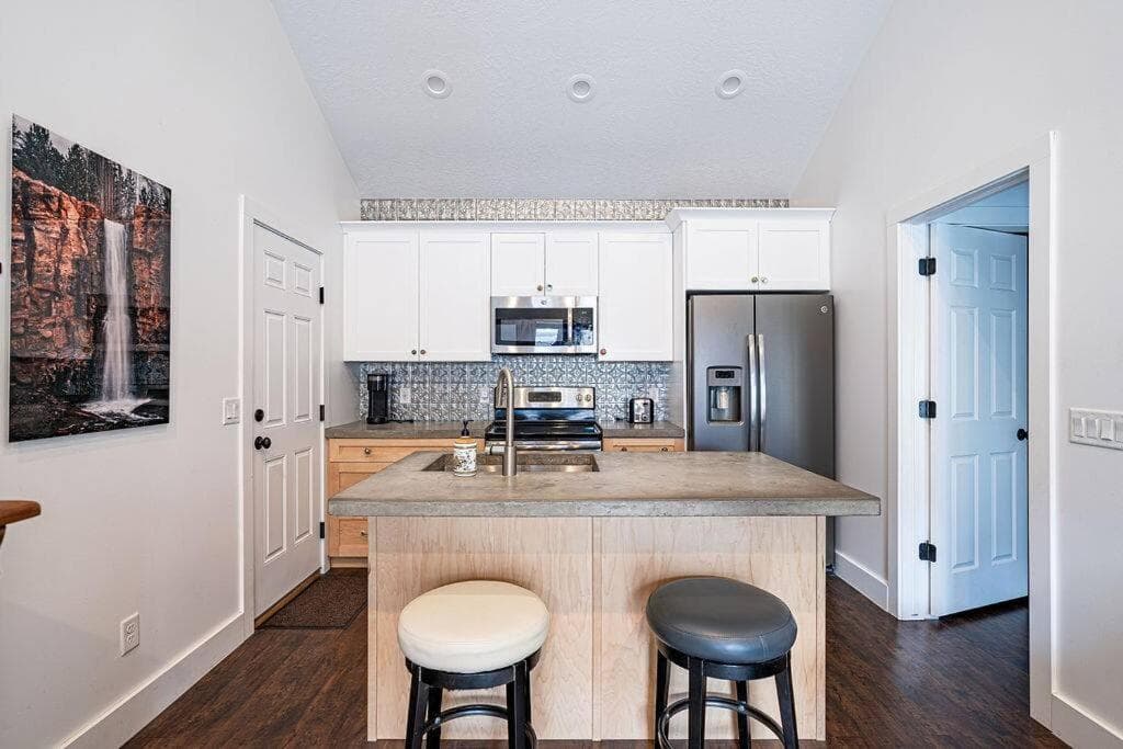 Guest House - 1 bedroom North Salt Lake Stay