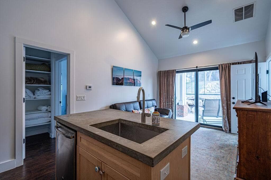 Guest House - 1 bedroom North Salt Lake Stay