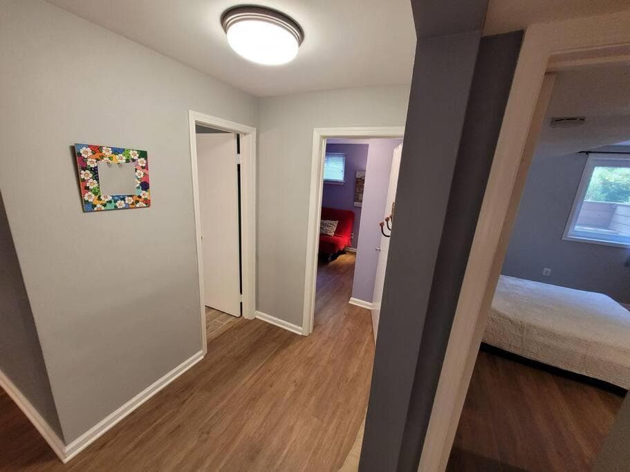 Garrett Park - 2 Bedroom Basement Apartment