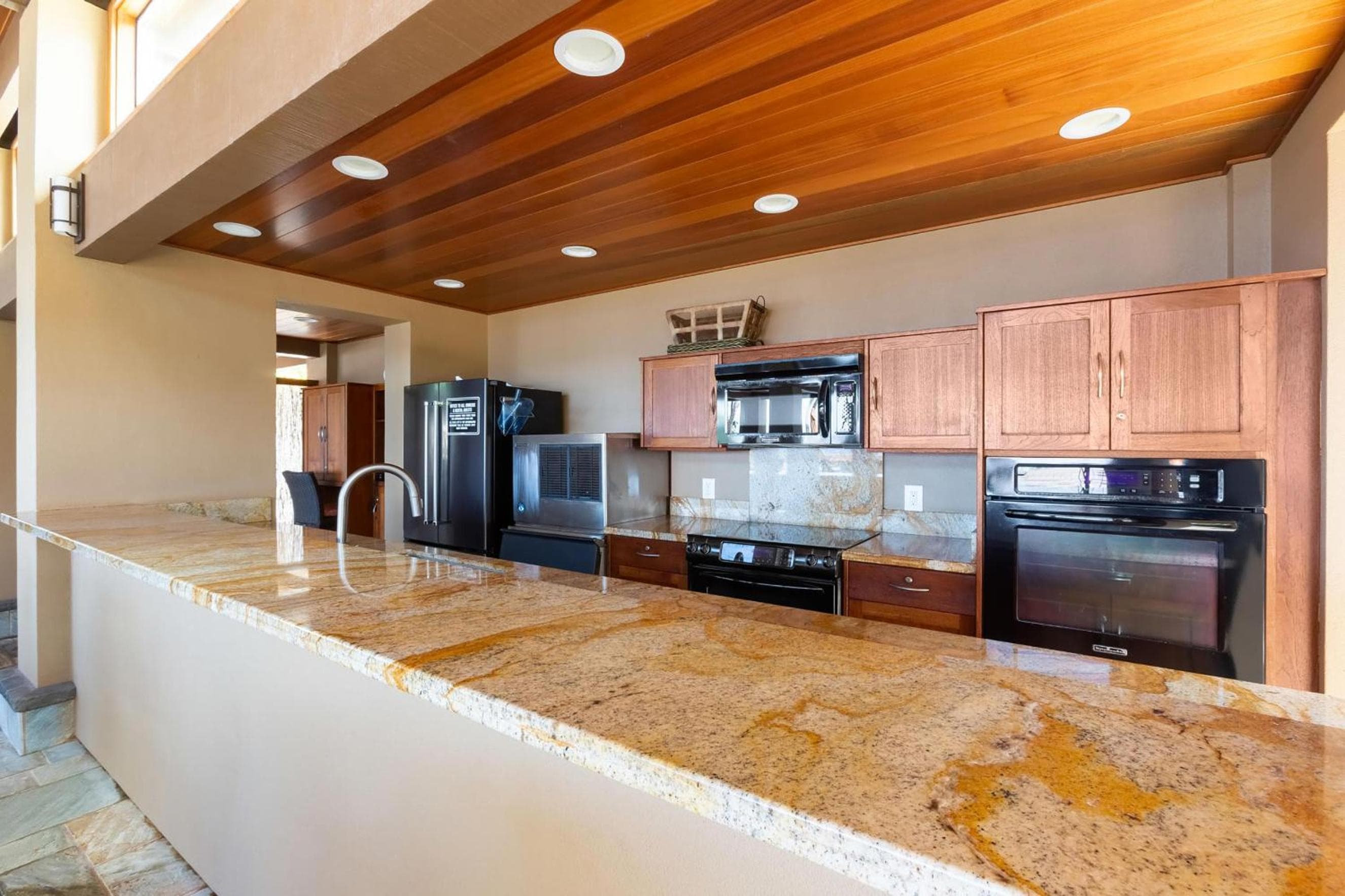 Wailea Elua Village 803, Ocean Views, Modern Reno