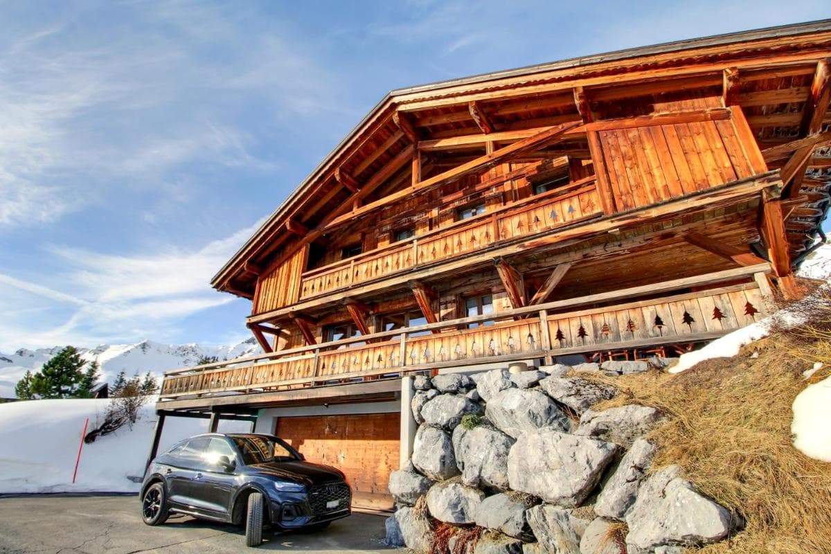 Alpine chic Chalet Jacuzzi Sauna