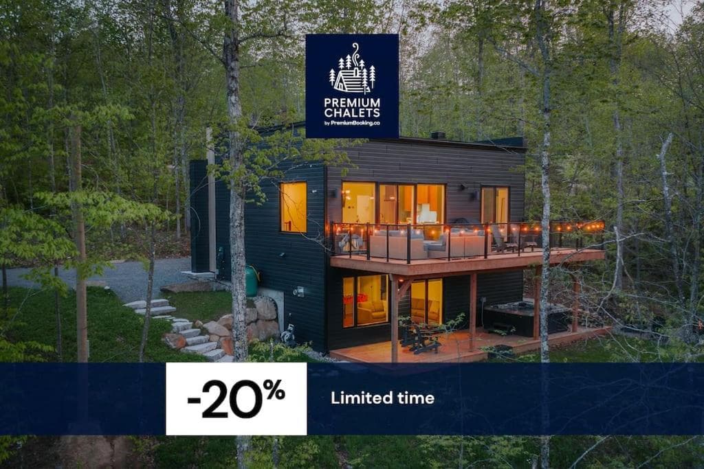 Bellaria Chalet with Private Hot Tub & Mont-Tremblant Escape