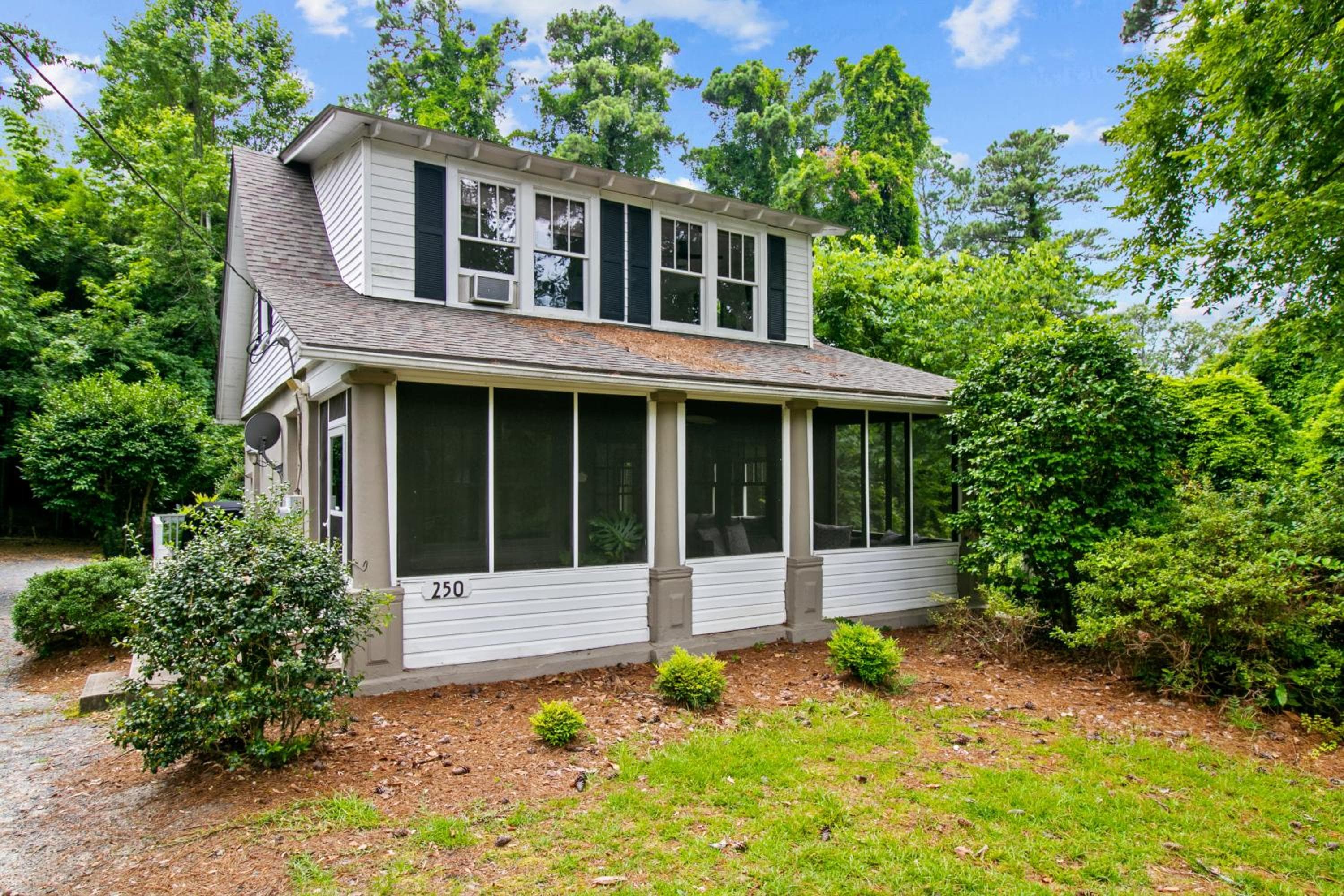 Historic Hidden Gem - Downtown Southern Pines