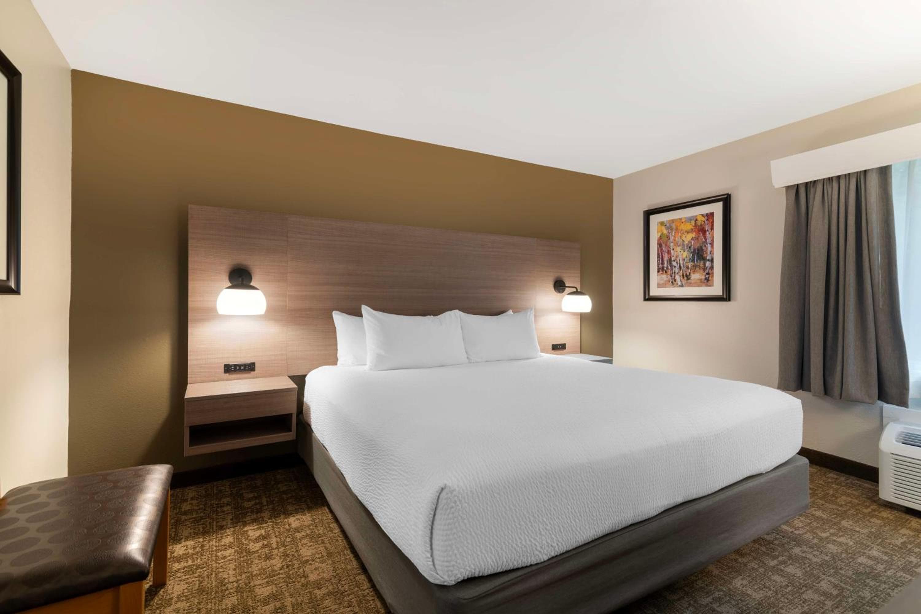 Best Western Plus Windjammer Inn & Conference Center