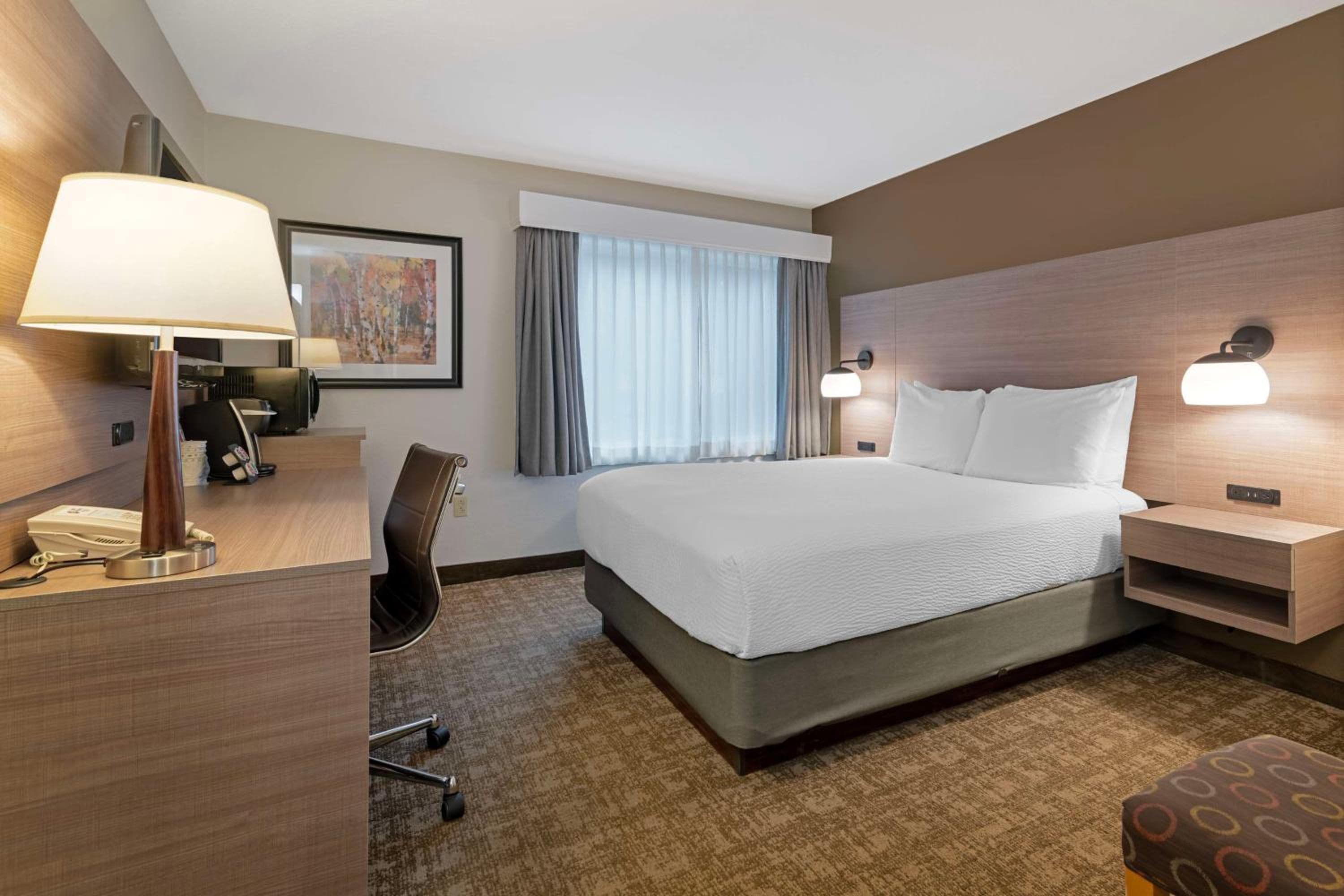 Best Western Plus Windjammer Inn & Conference Center