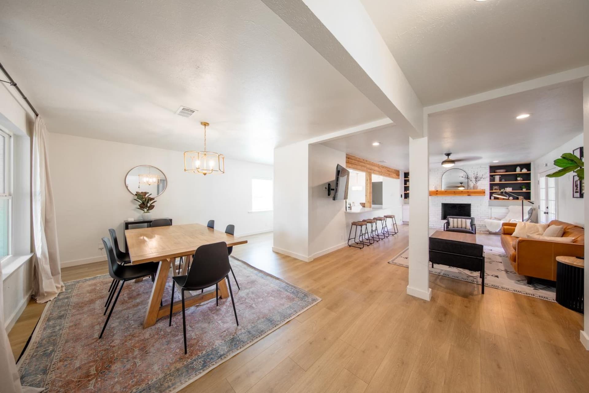 LUX ~Pet Friendly Richardson 3 bedroom 1 story Home~
