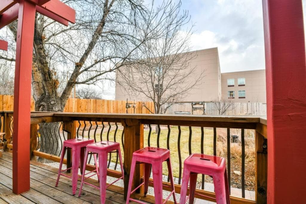 Stella Ruby Cottages (Scarlet) - Steps to Downtown!