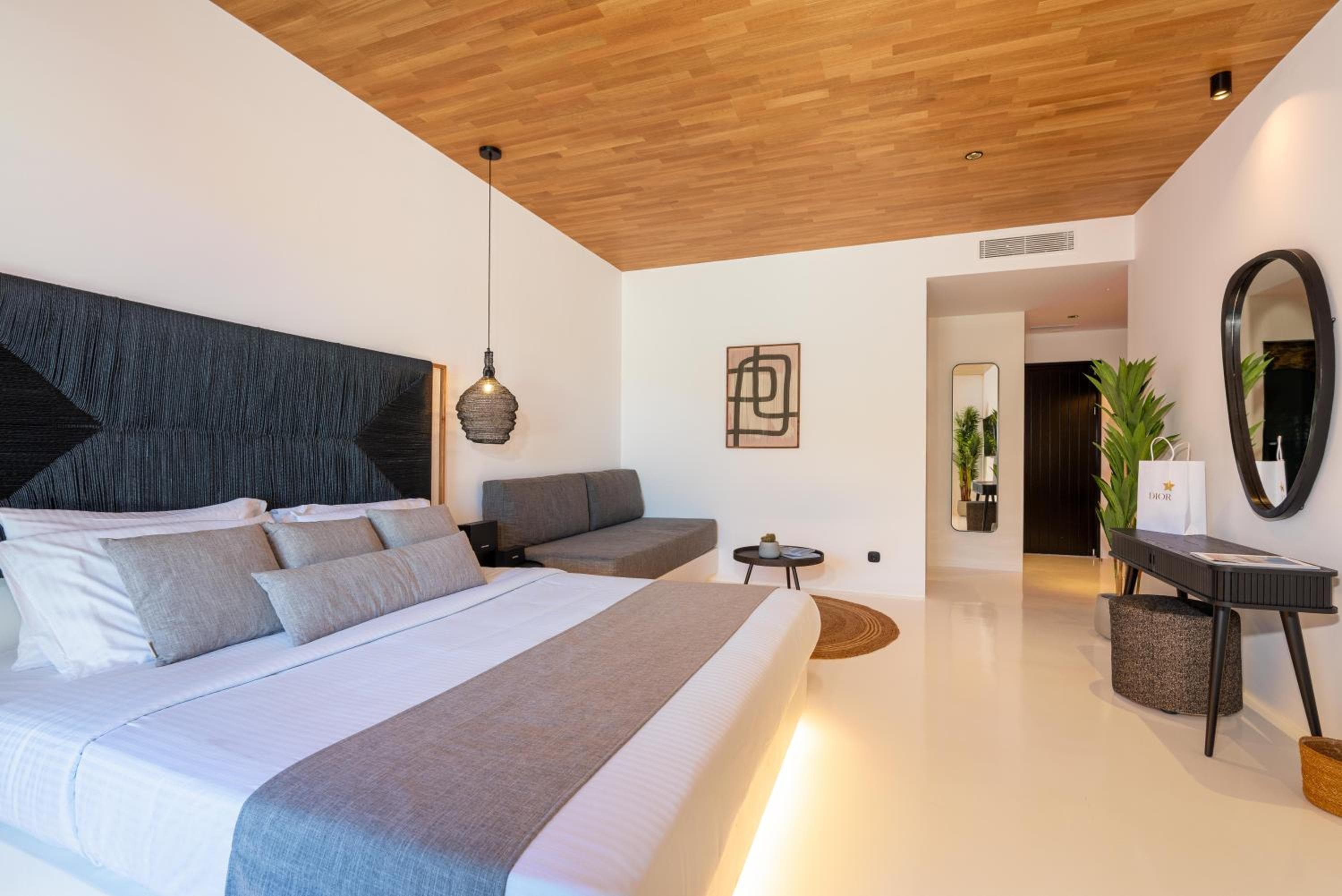 Ftelia Black Villas