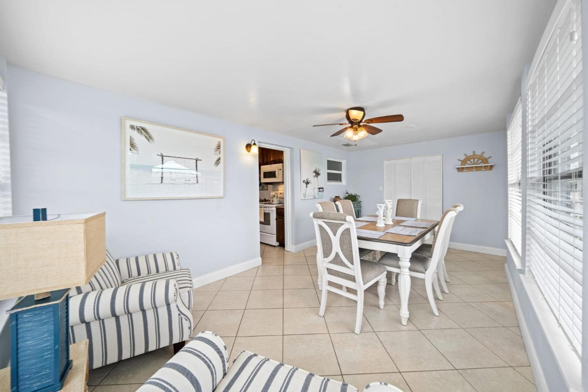 Downtown Cottage - Walk to the Beach & Restaurants