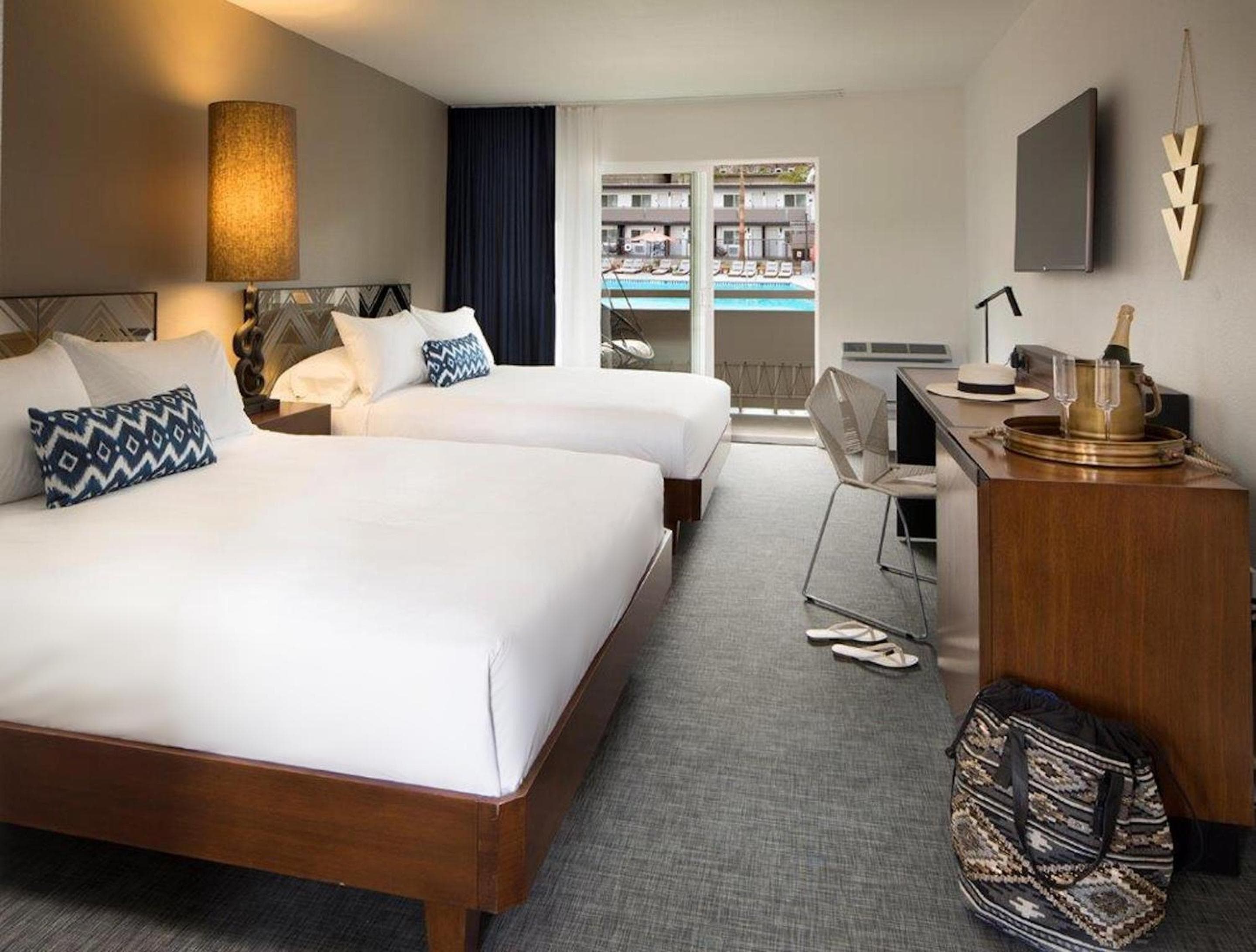 V Capri Palm Springs, a Dolce by Wyndham