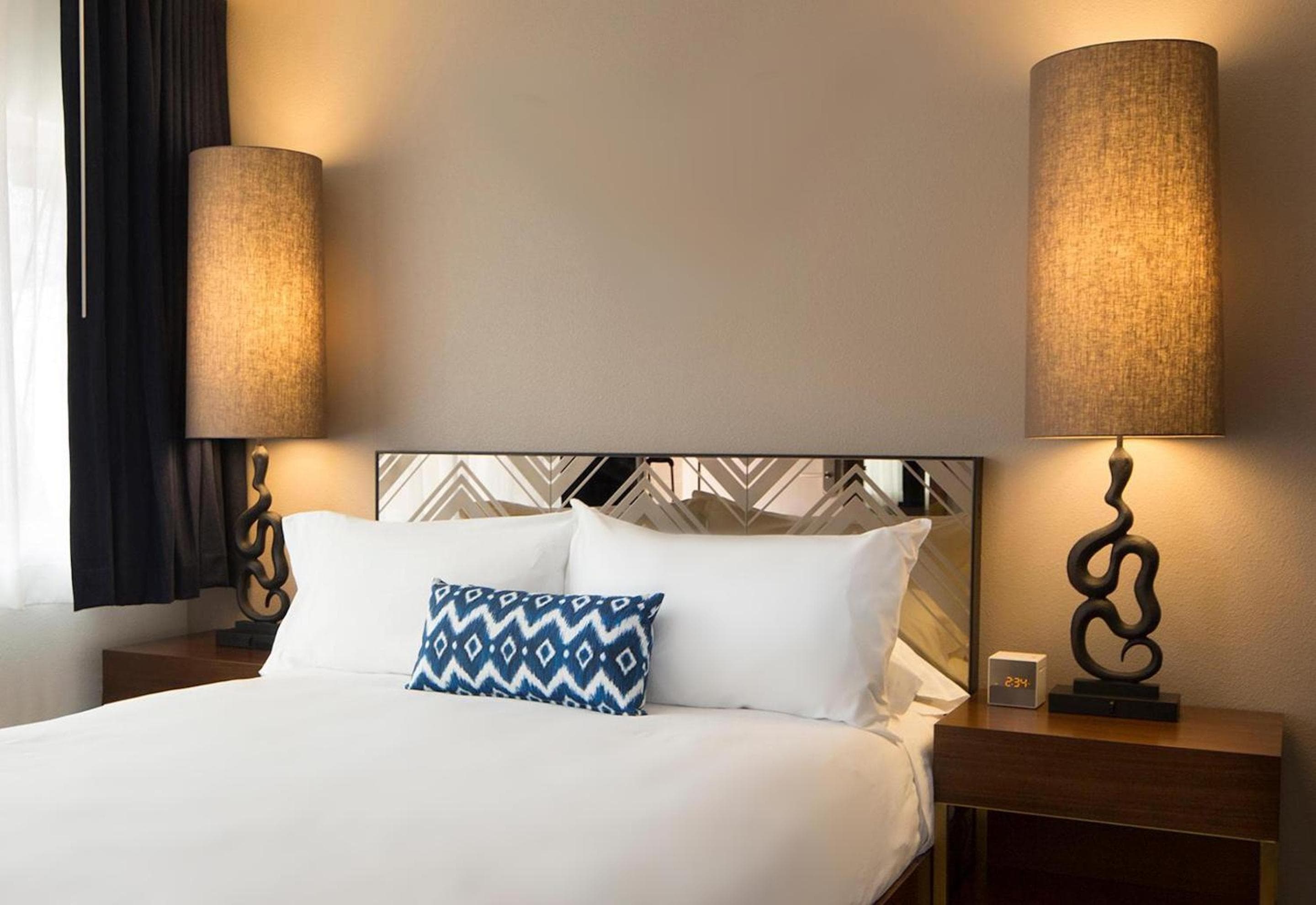 V Capri Palm Springs, a Dolce by Wyndham