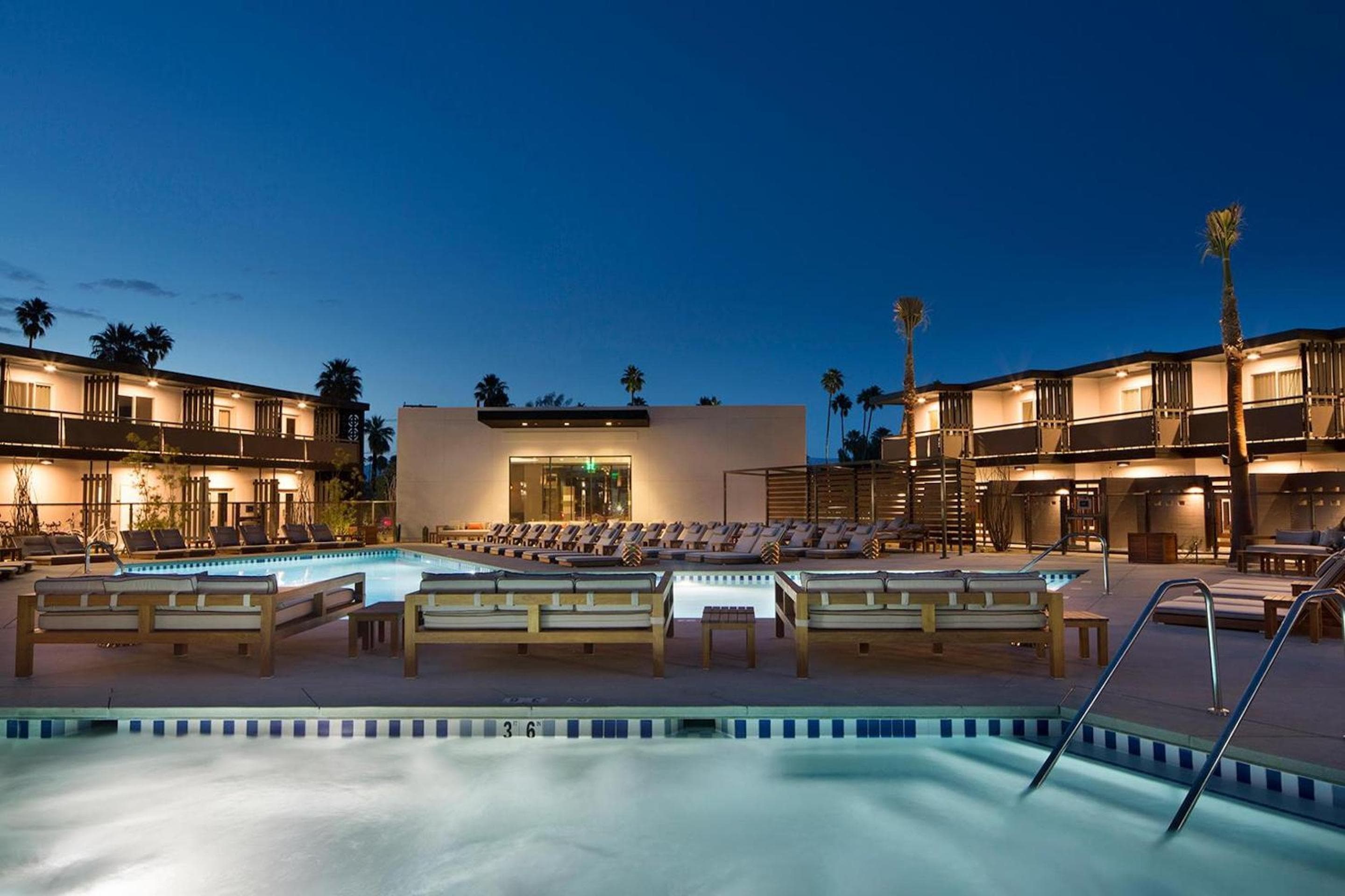 V Capri Palm Springs, a Dolce by Wyndham