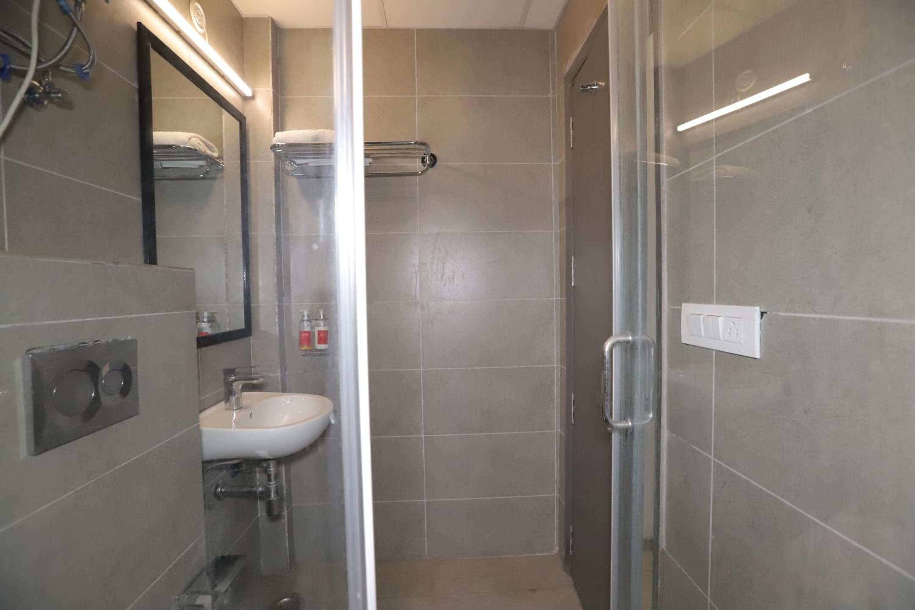 Qotel Comfort AT Residency Kaushambi Anand Vihar