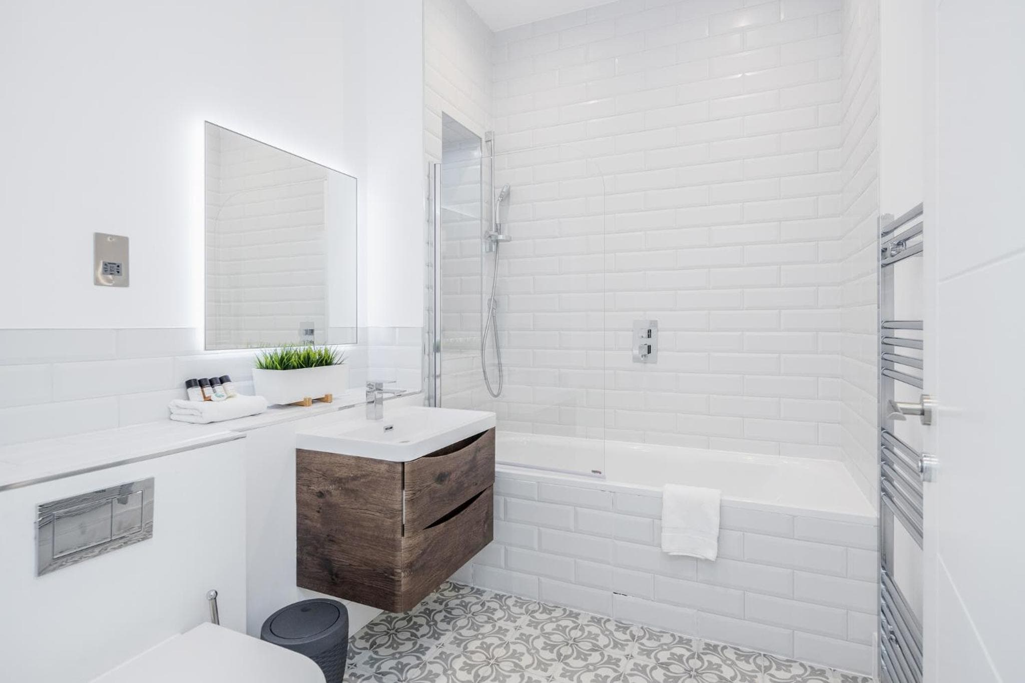 Roomspace Serviced Apartments- Lyons House