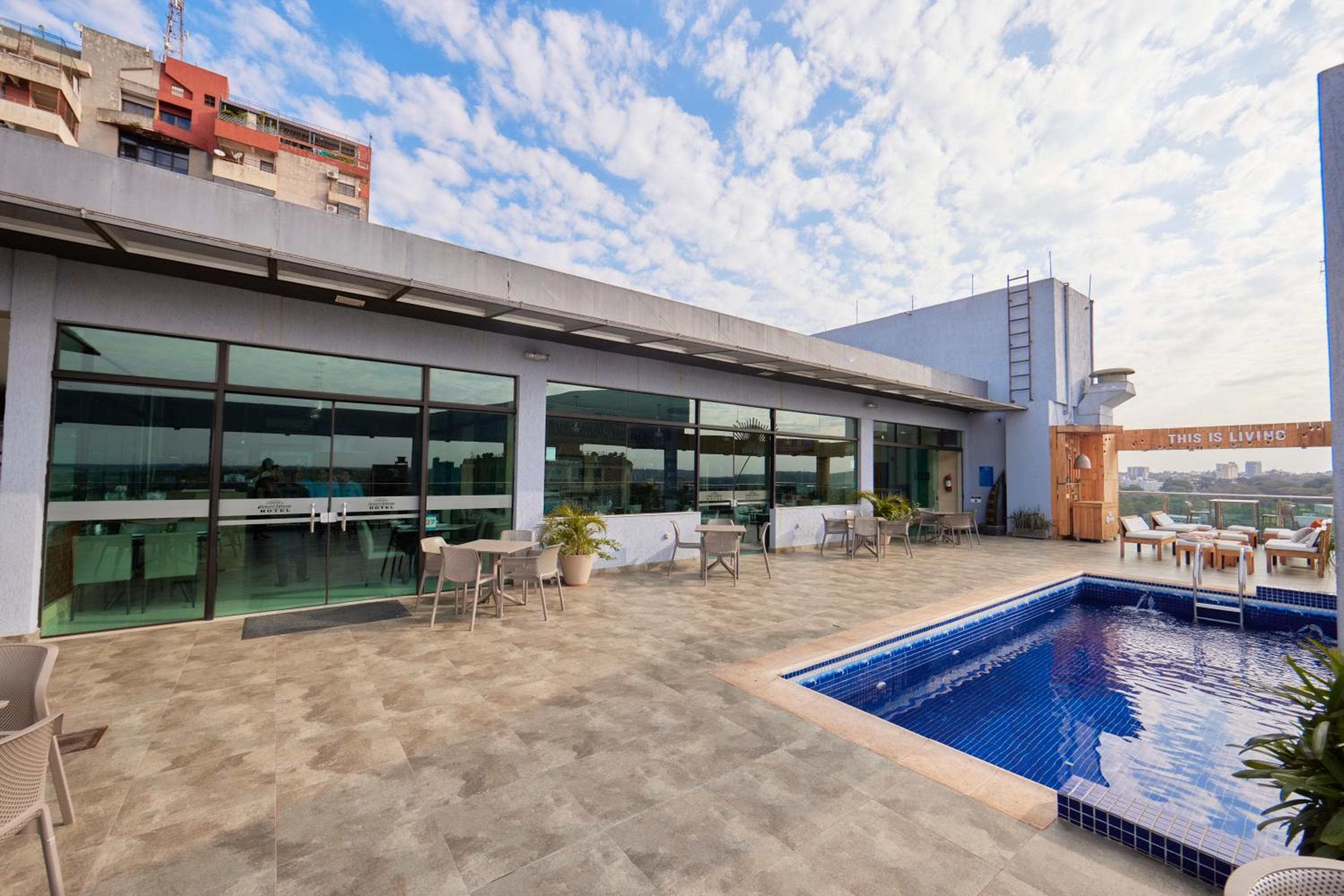 Howard Johnson Ciudad del Este