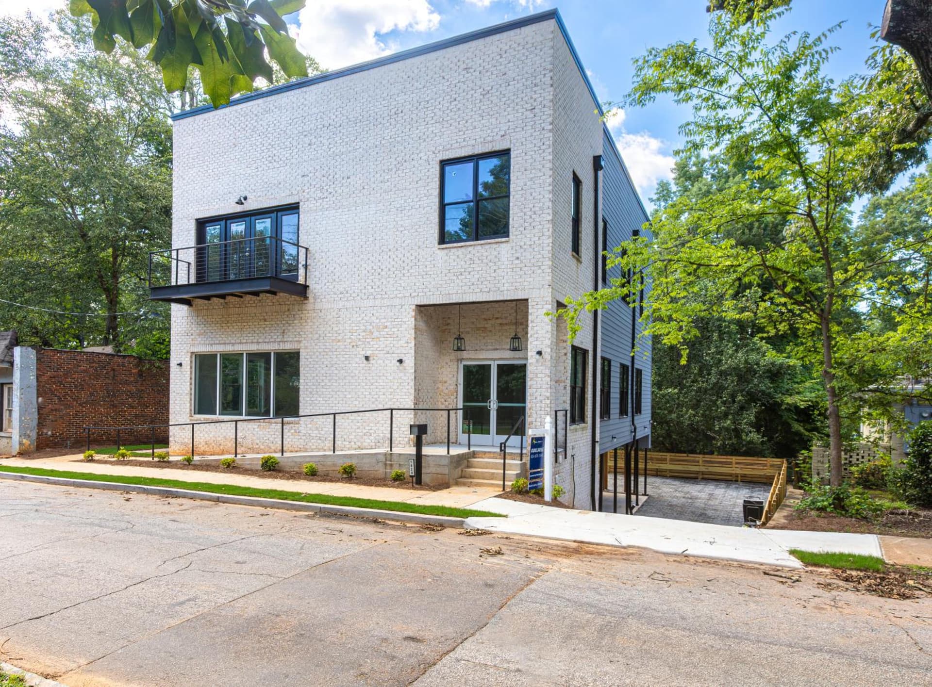 Decatur Delight Mixed- Use Apartments!