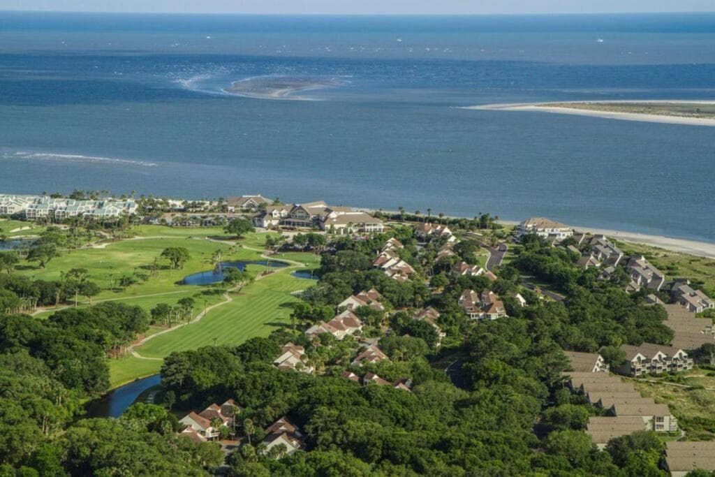 Palmetto Breeze, Golf Course New furniture, carpet