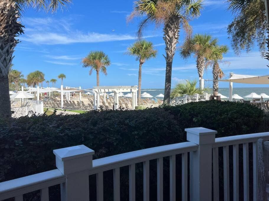 Palmetto Breeze, Golf Course New furniture, carpet