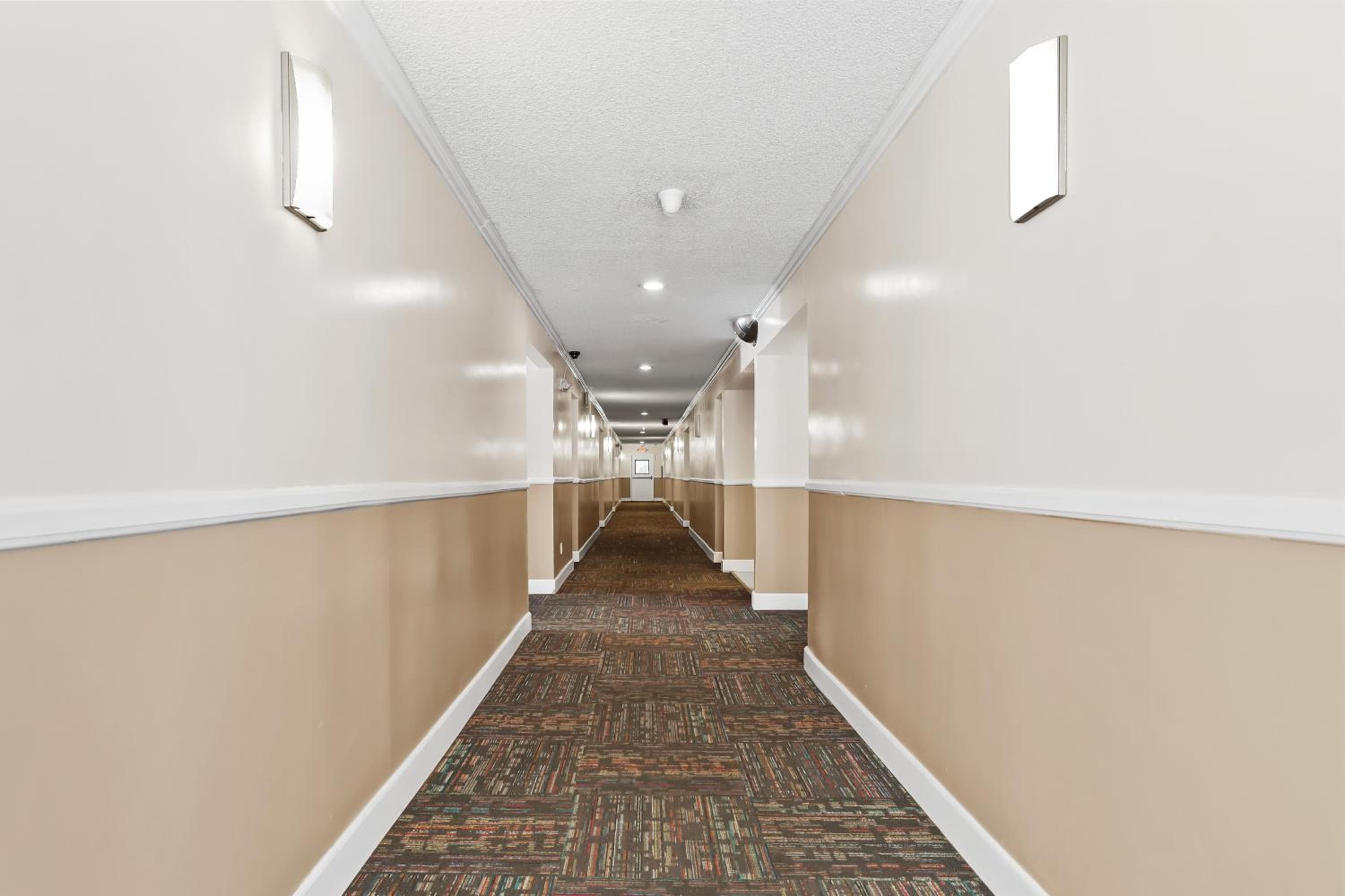 Brookhurst Plaza Inn