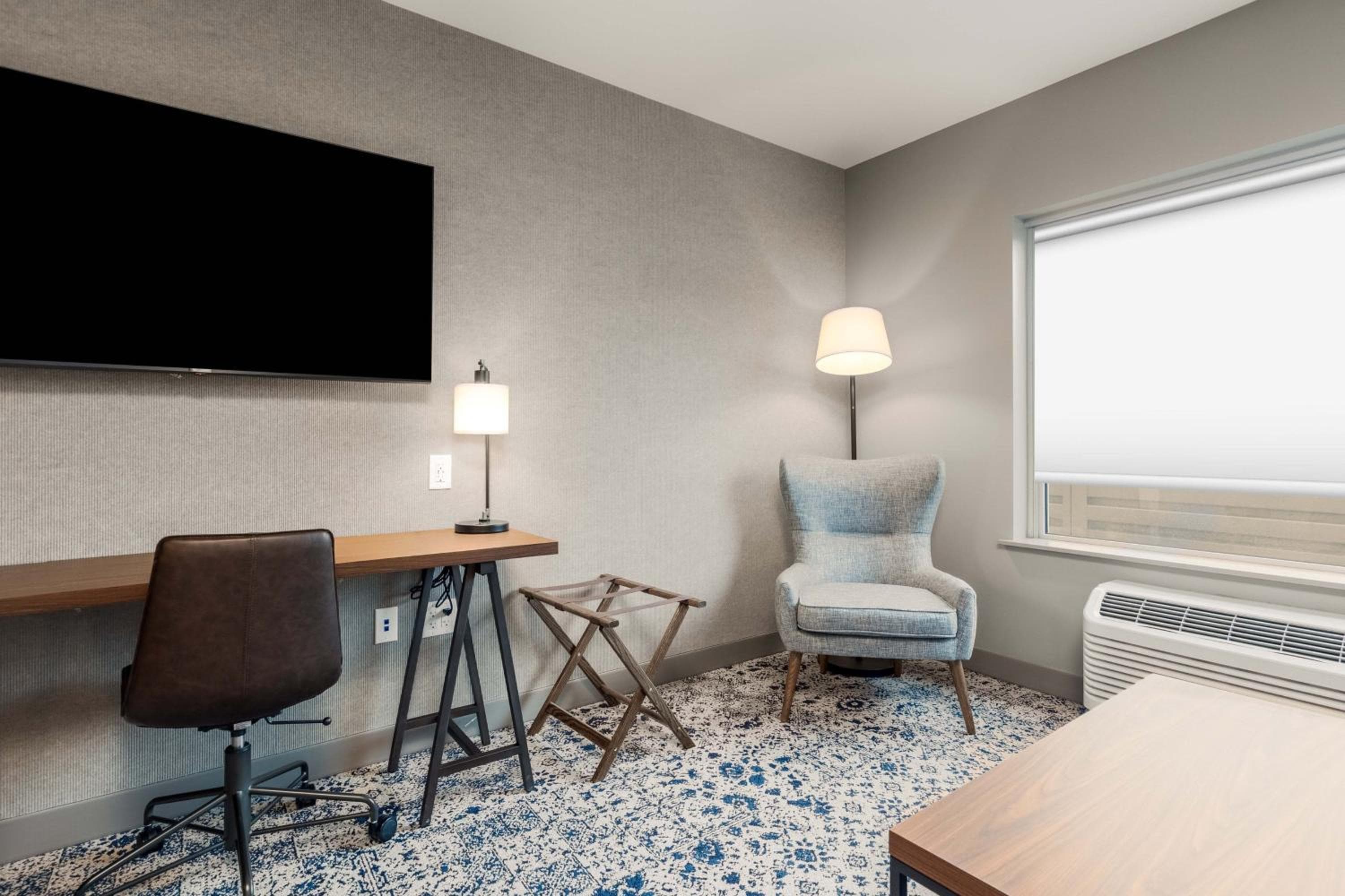 Four Points by Sheraton Kelowna Airport