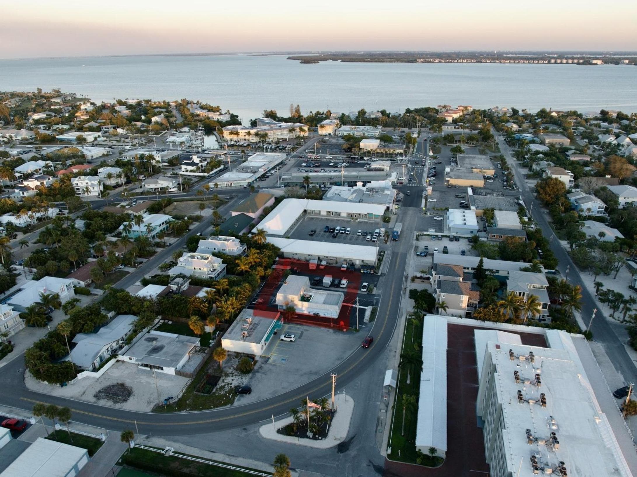 Luxury 2BR Oceanfront Condo with Rooftop Patio, 2 Minute Walk to the Beach!