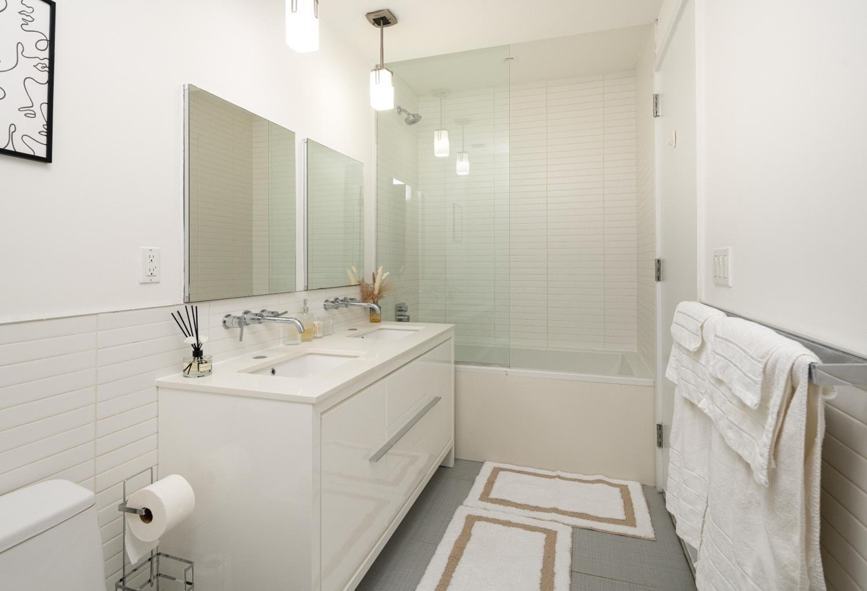 Luxury 2BD nr Wall St Gym Rooftop w/d