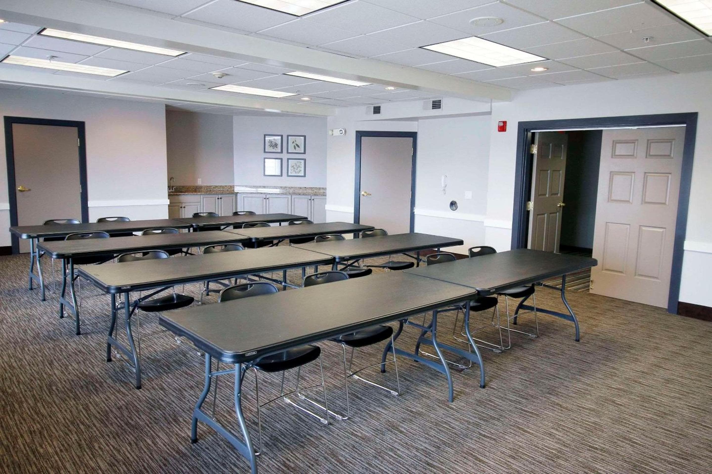 Country Inn & Suites by Radisson, Council Bluffs, IA