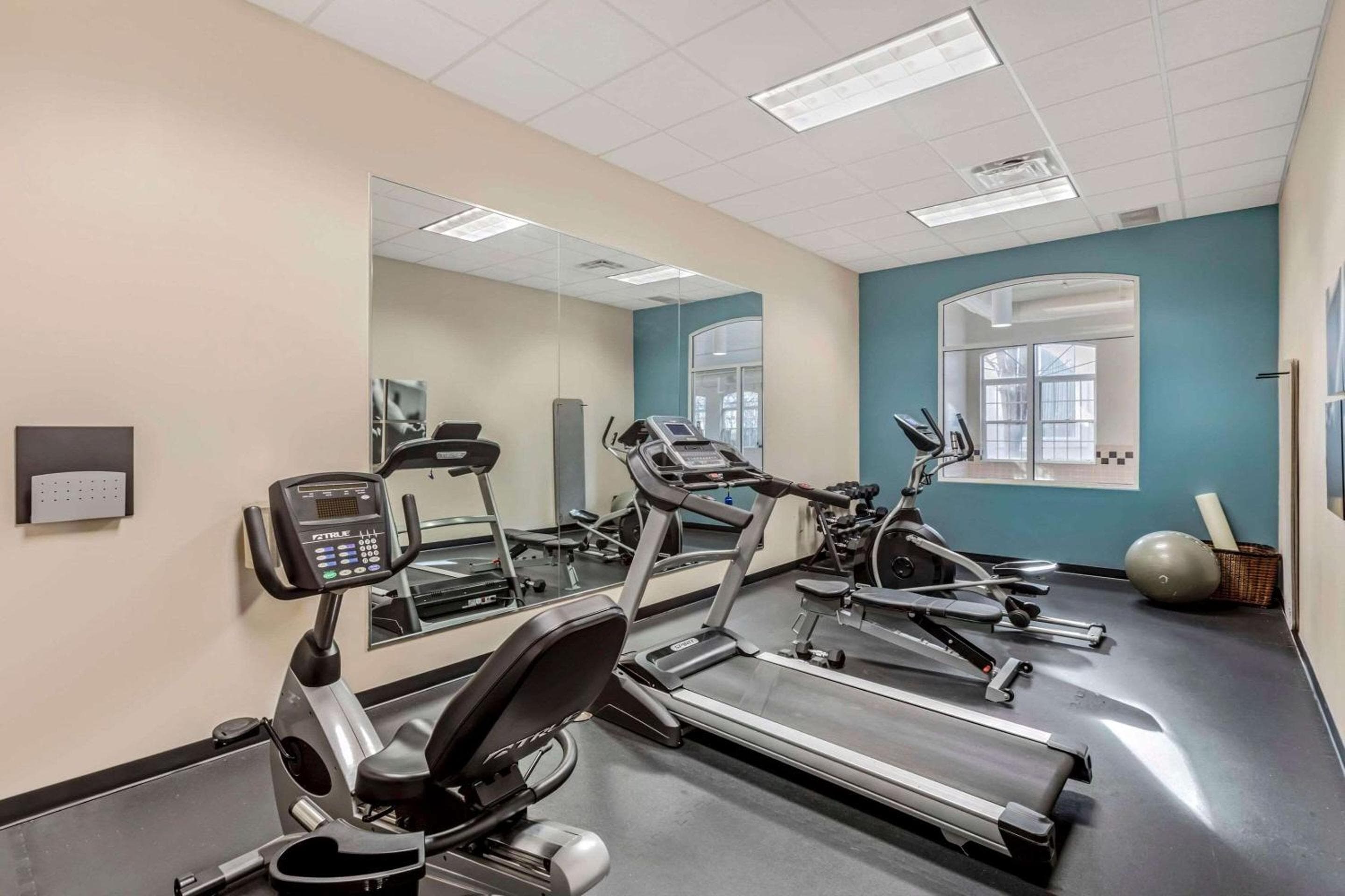 Country Inn & Suites by Radisson, Elk Grove Village-Itasca