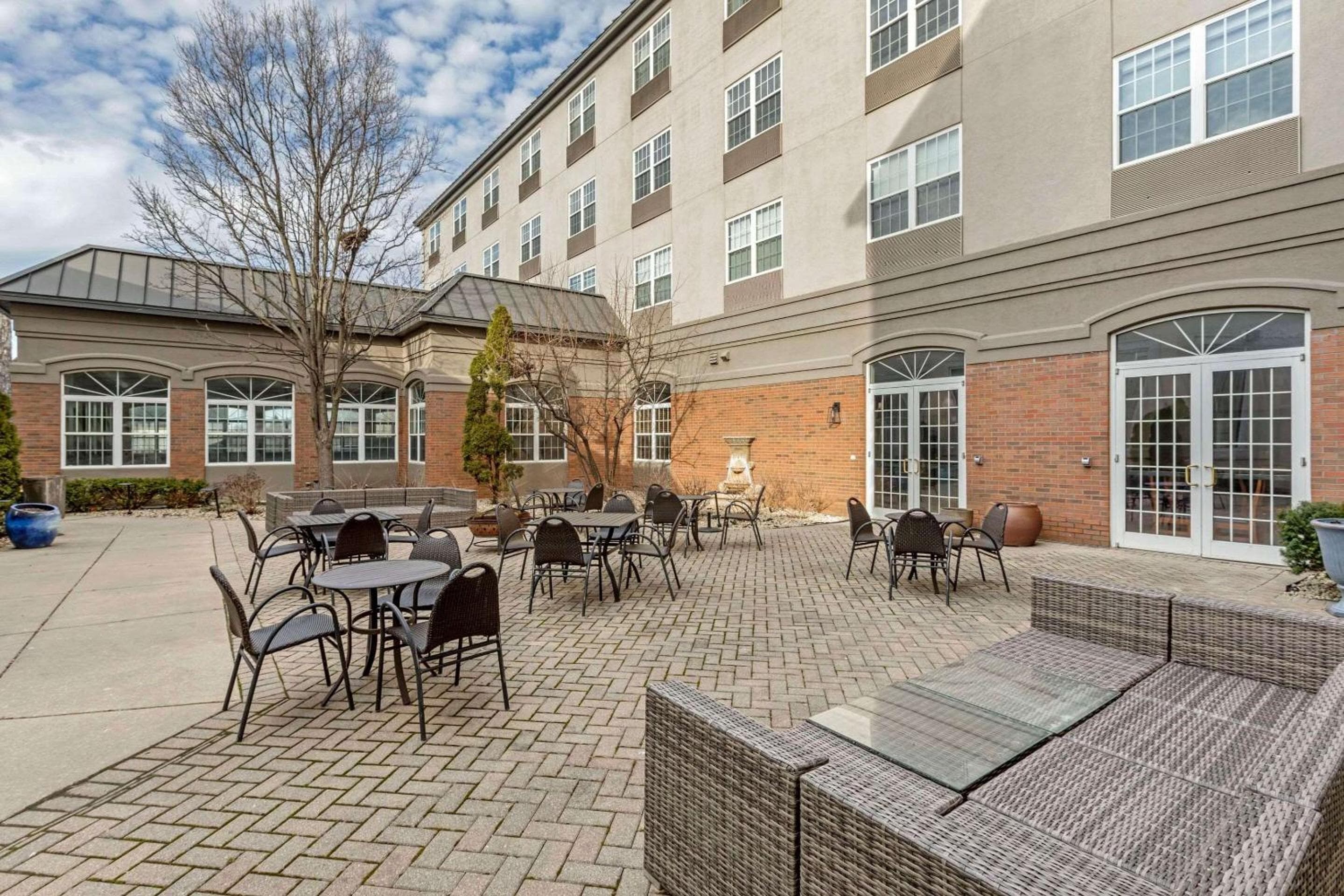 Country Inn & Suites by Radisson, Elk Grove Village-Itasca
