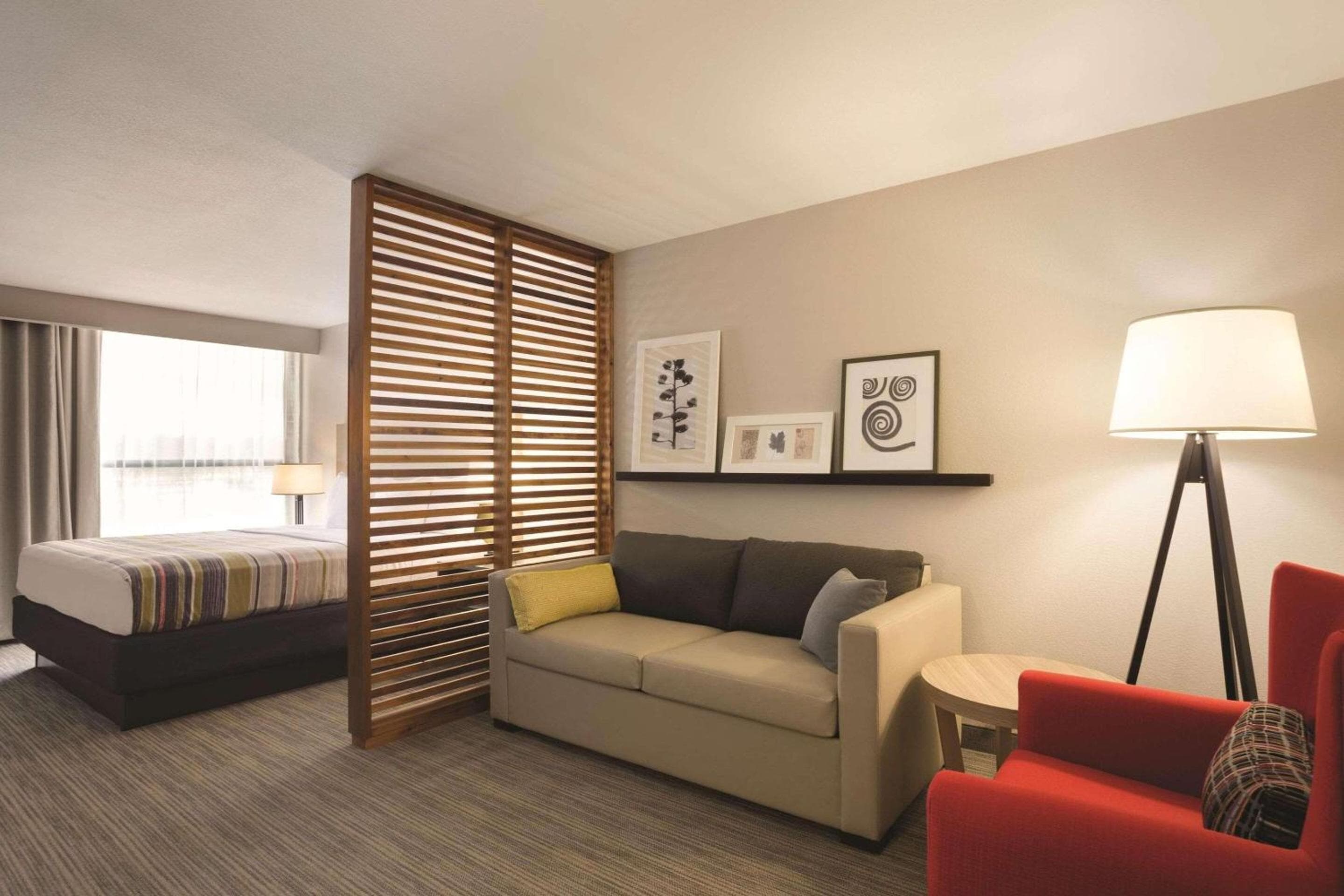 Country Inn & Suites by Radisson, Lawrence, KS