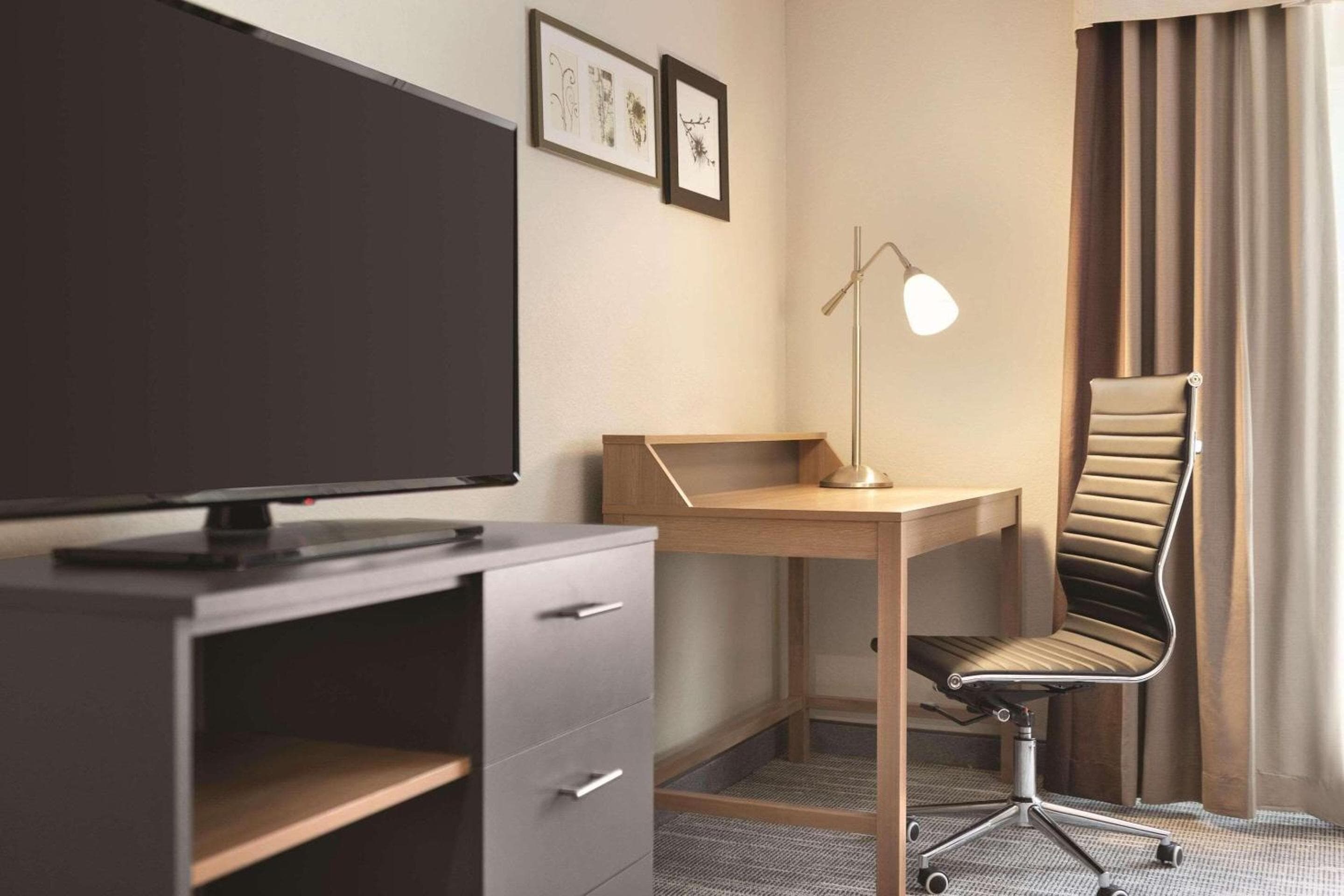 Country Inn & Suites by Radisson, Greensboro, NC