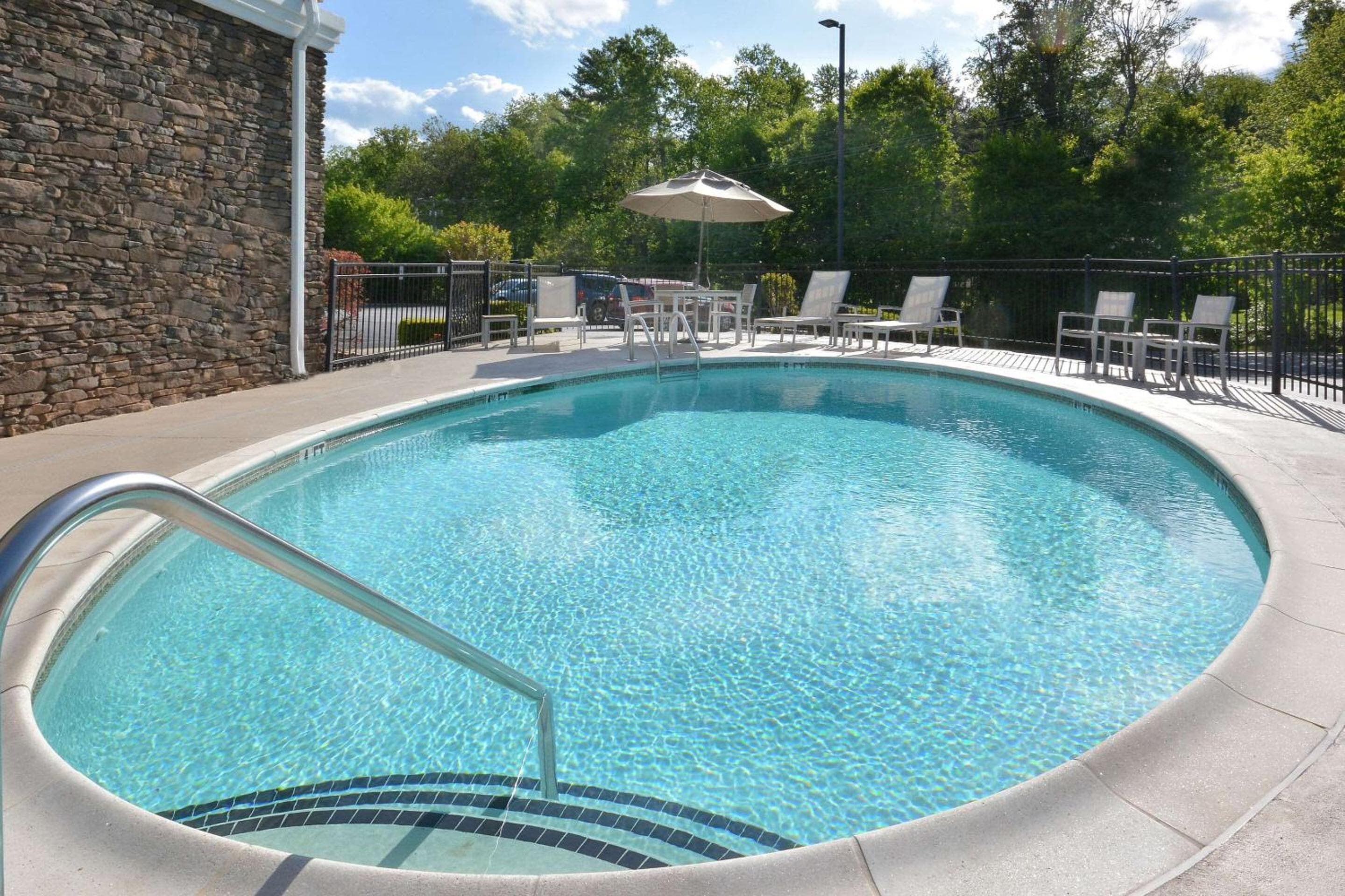 Country Inn & Suites by Radisson, Asheville West near Biltmore