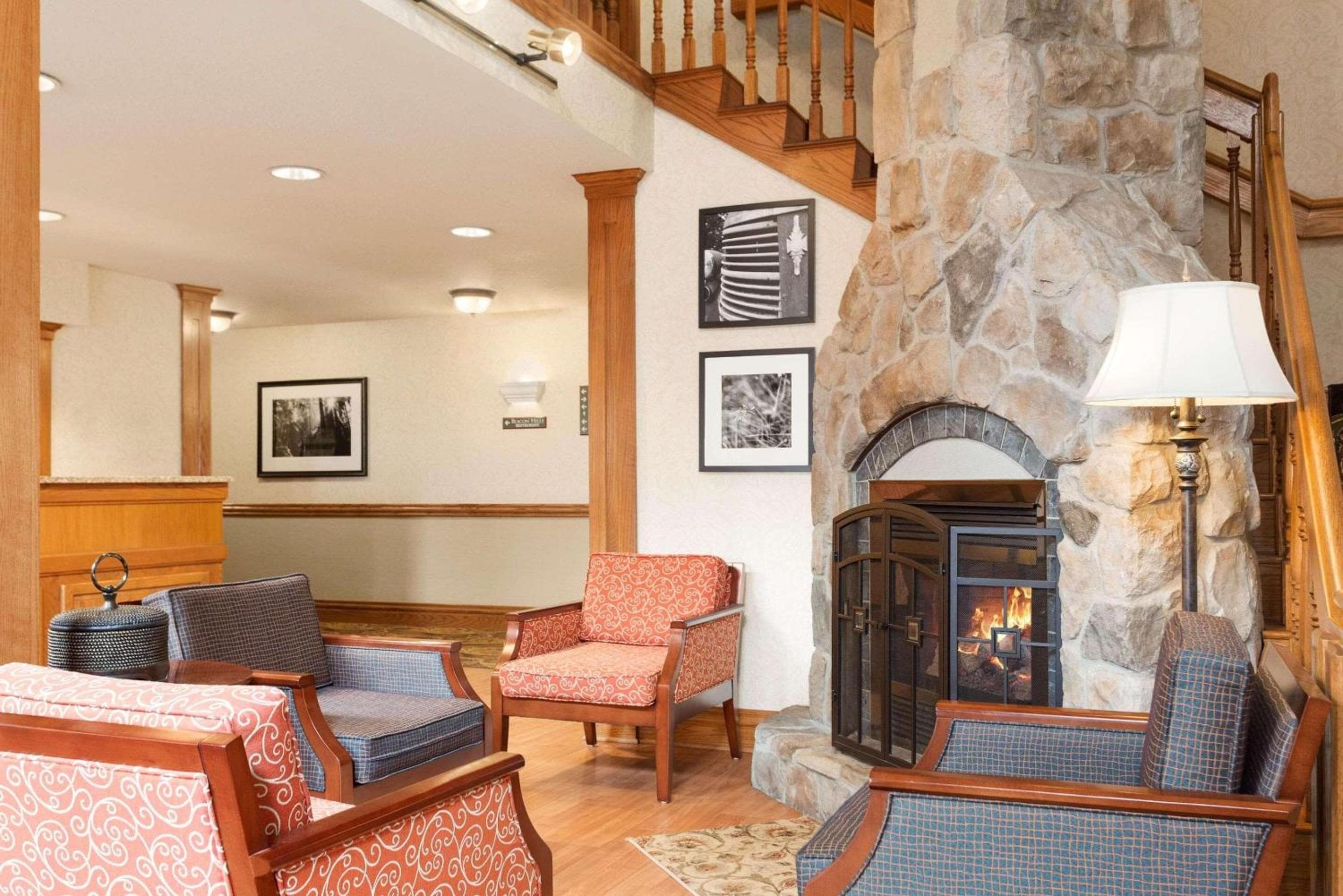 Country Inn & Suites by Radisson, Lincoln North Hotel and Conference Center, NE
