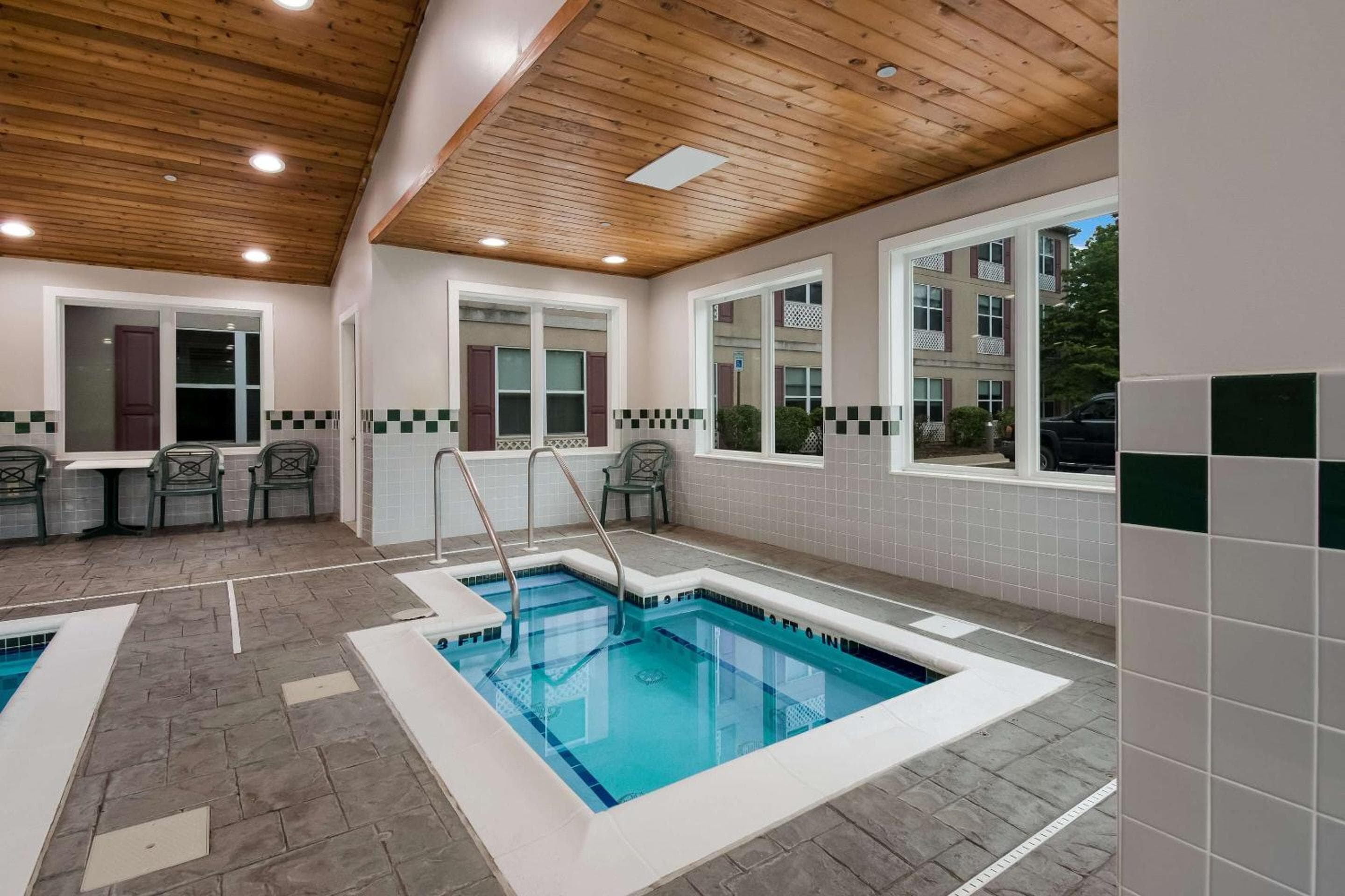 Country Inn & Suites by Radisson, Harrisburg Northeast - Hershey