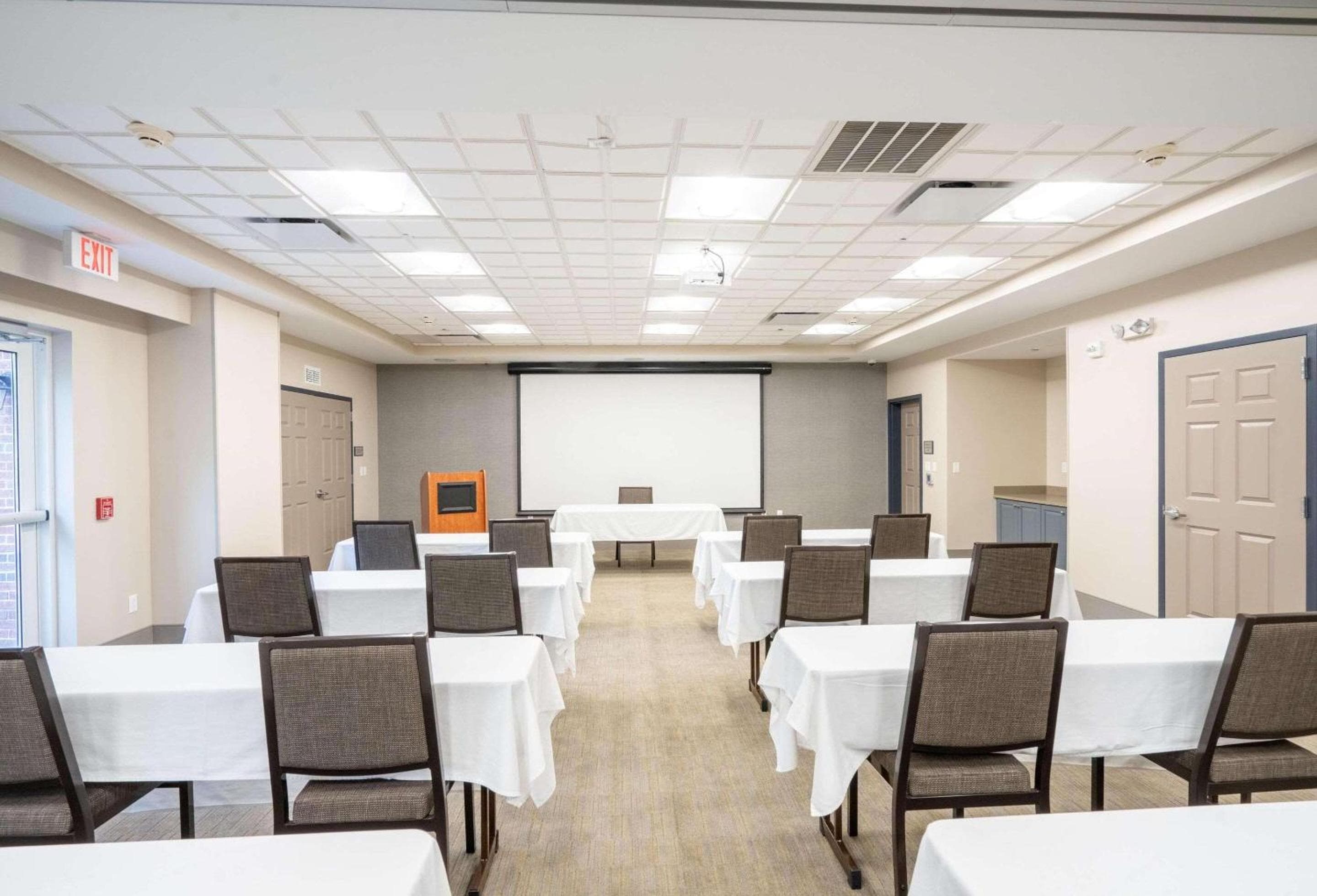 Country Inn & Suites by Radisson, State College Penn State Area , PA