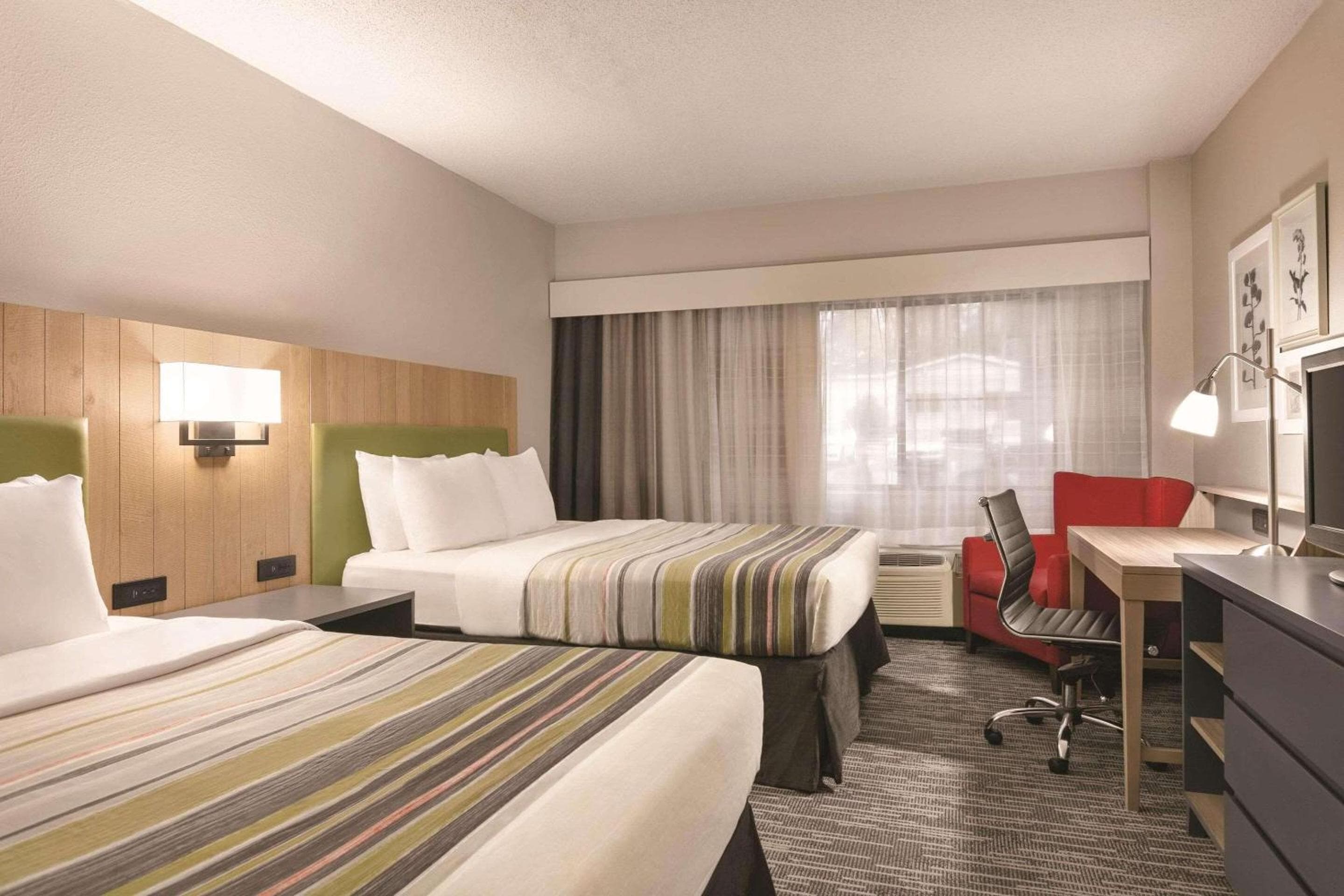 Country Inn & Suites by Radisson, Williamsburg East Busch Gardens , VA