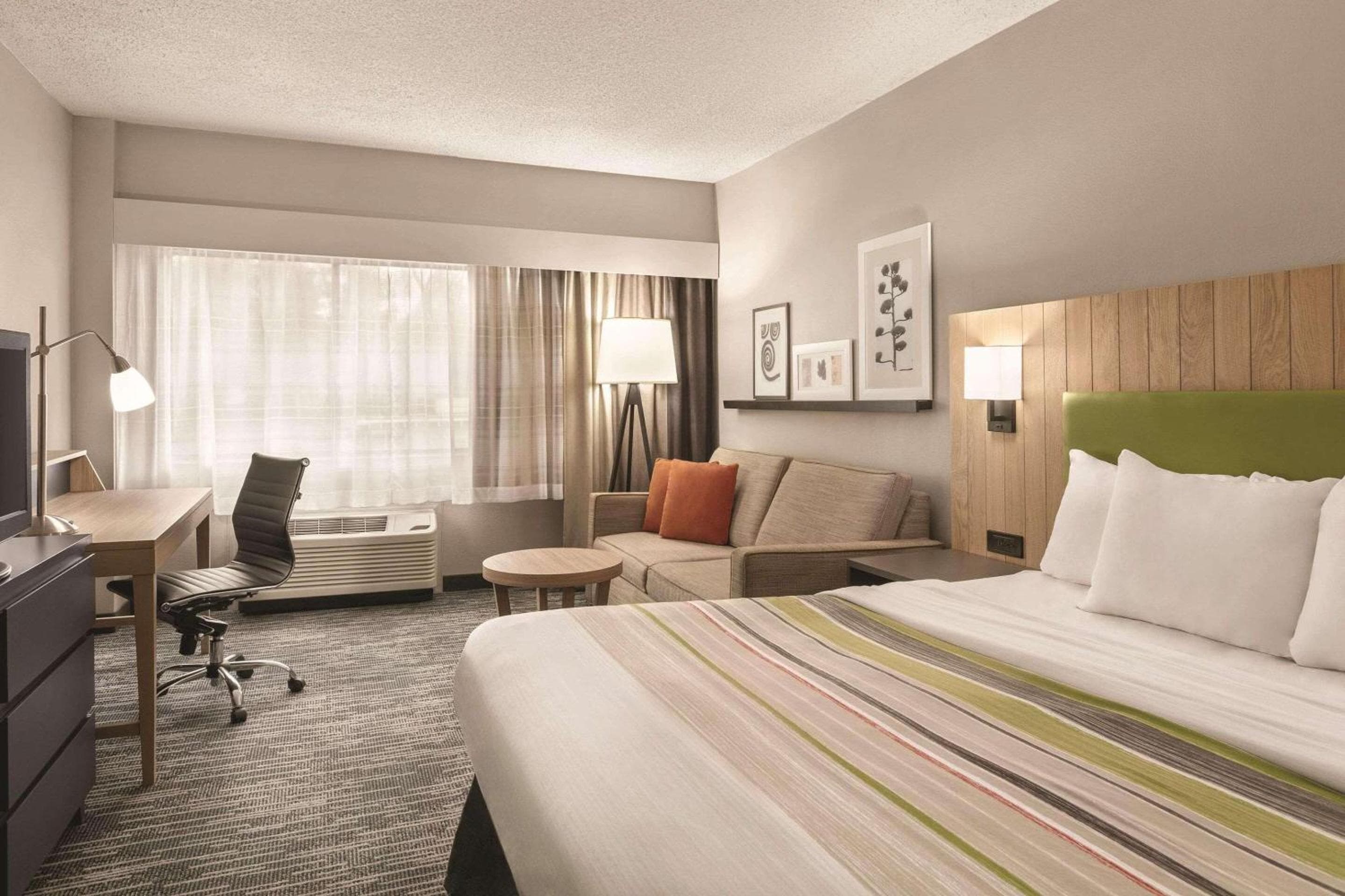 Country Inn & Suites by Radisson, Williamsburg East Busch Gardens , VA