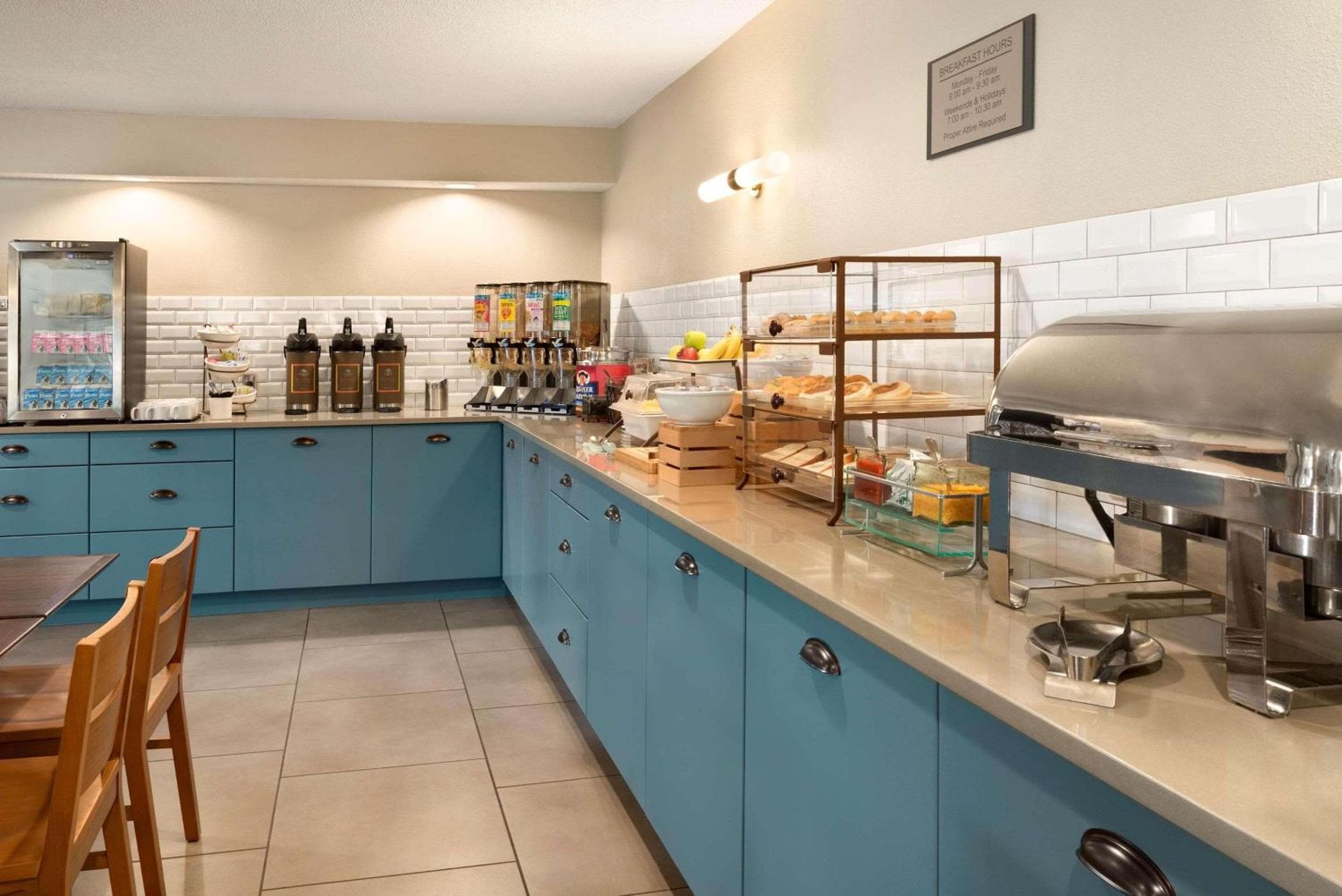 Country Inn & Suites by Radisson, Chippewa Falls, WI