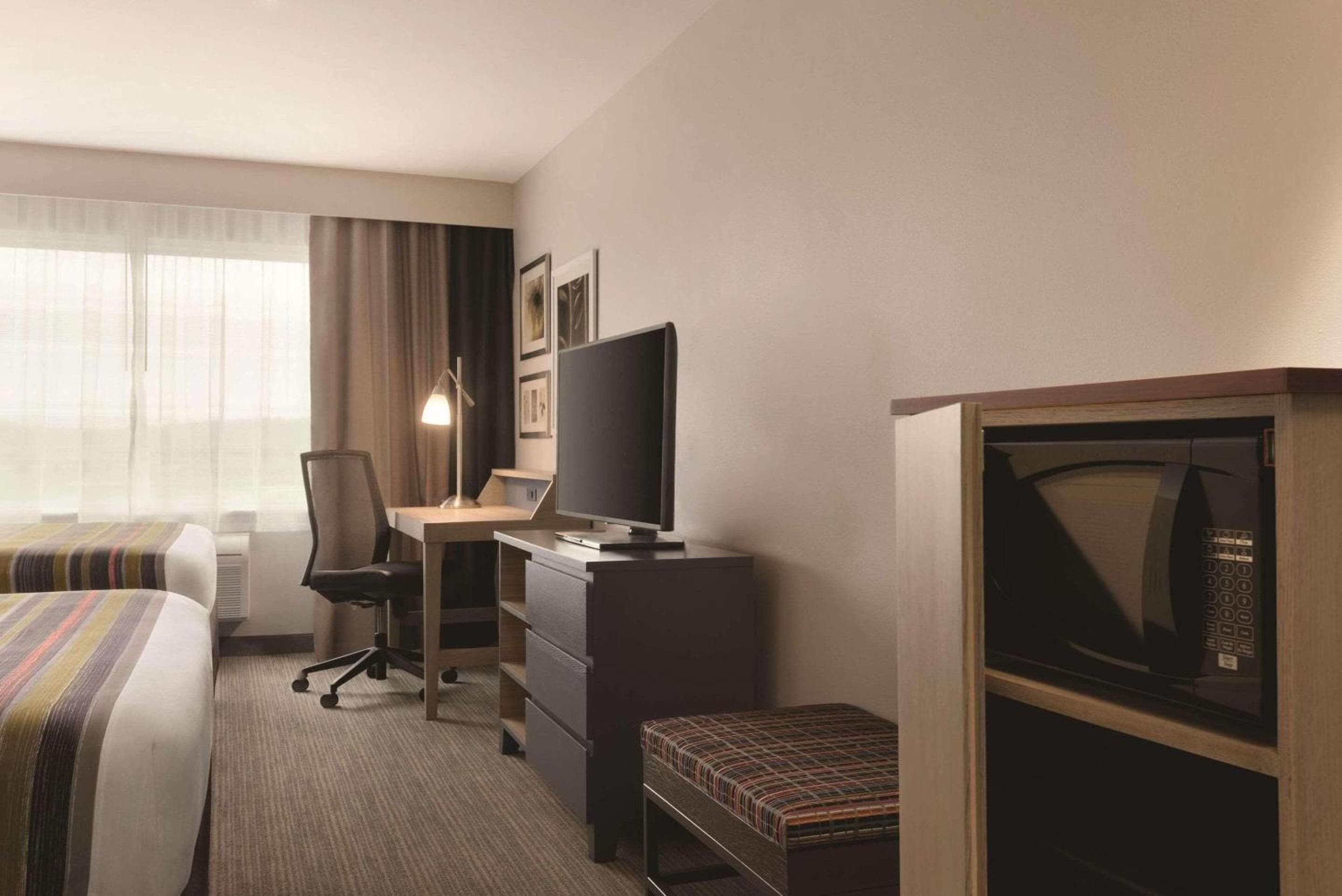 Country Inn & Suites by Radisson, Ft Atkinson, WI